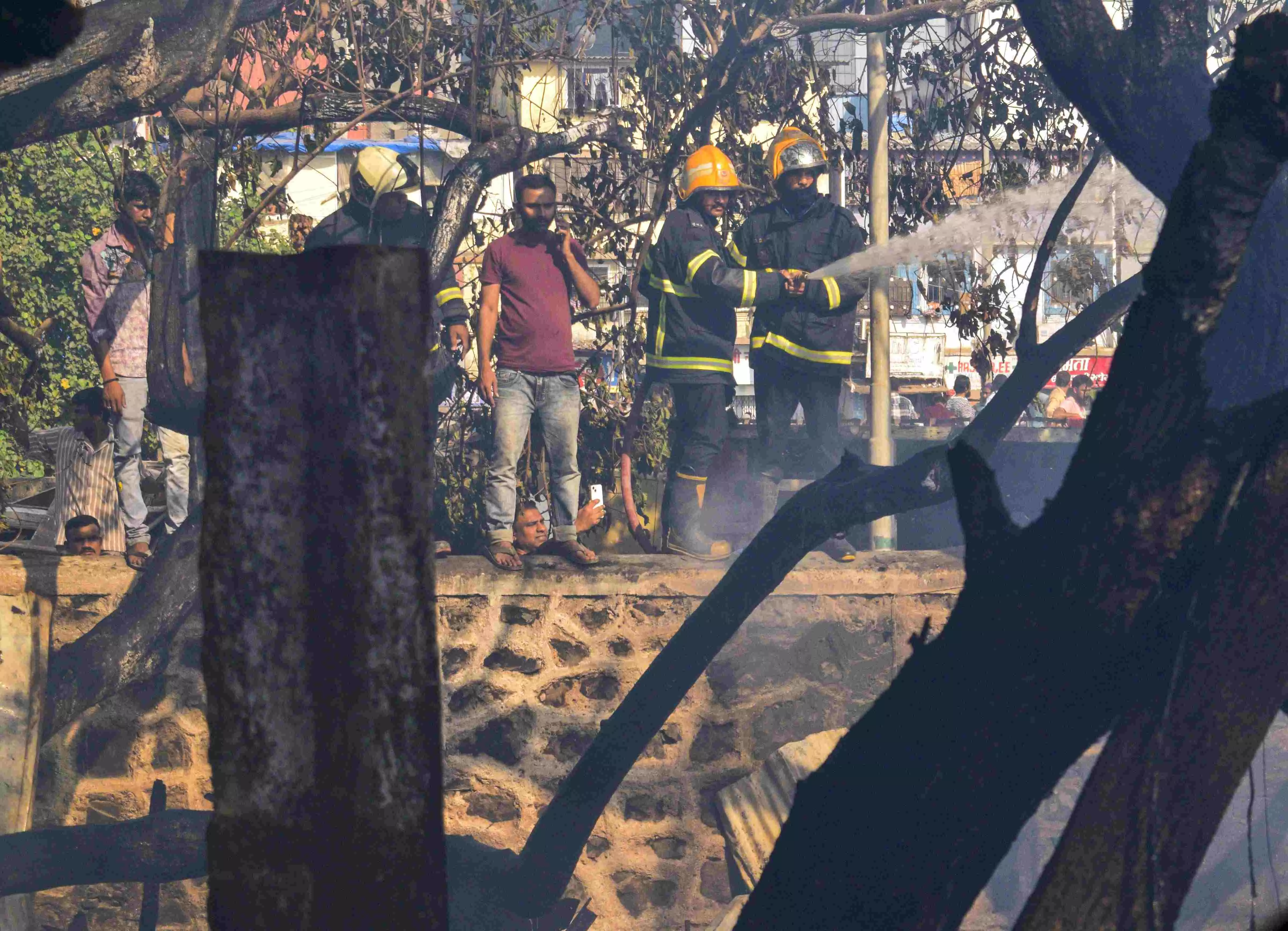 Fire destroys 20 hutments in Bandra slum, doused in one hour Fire destroys 20 hutments in Bandra slum, doused in one hour