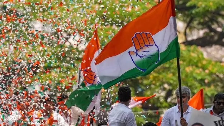 Congress promises Rs 2,500 to women per month if voted to power in Delhi Congress promises Rs 2,500 to women per month if voted to power in Delhi
