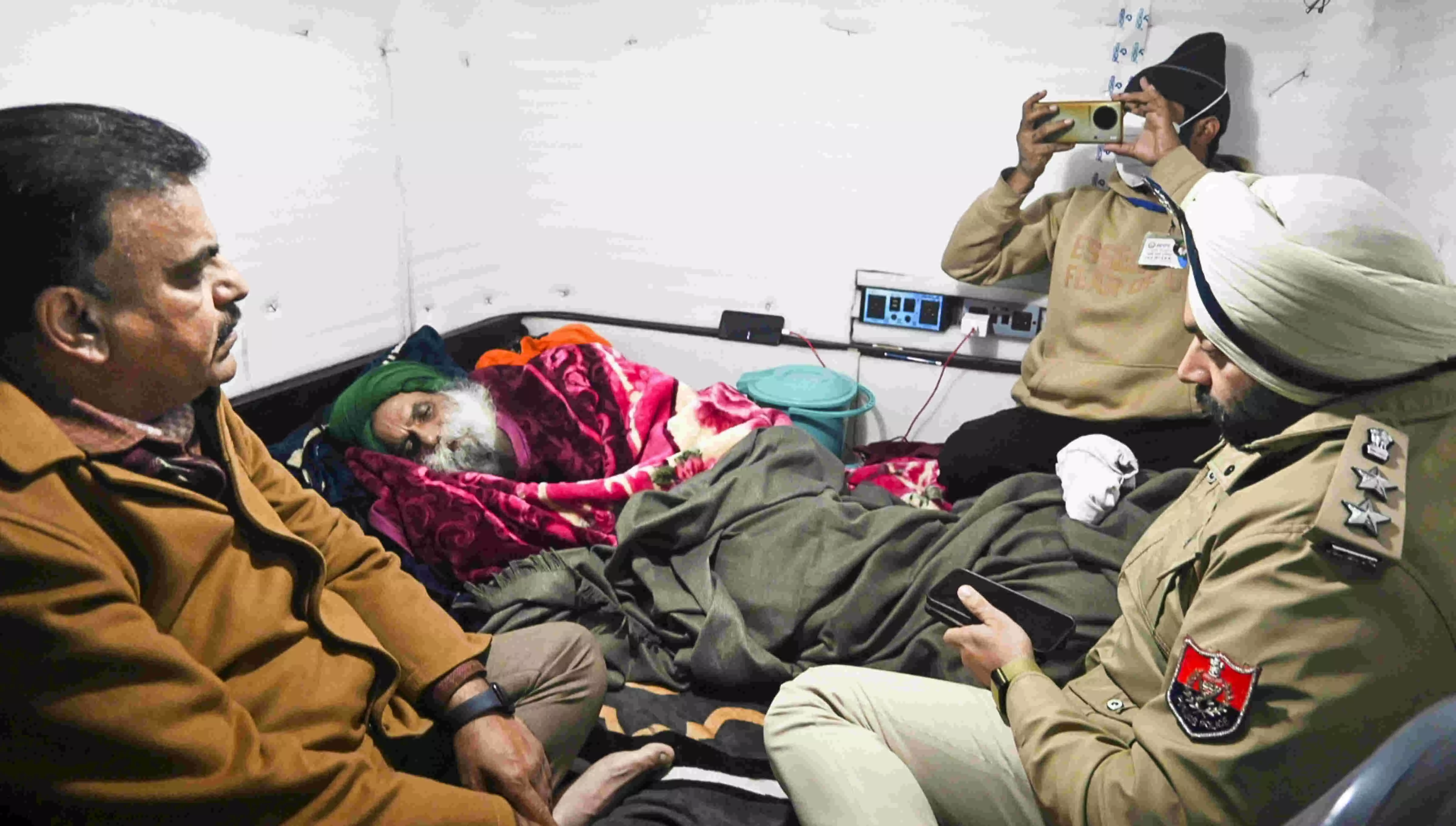 Dallewals blood pressure fluctuating, condition has deteriorated: Doctors Dallewals blood pressure fluctuating, condition has deteriorated: Doctors