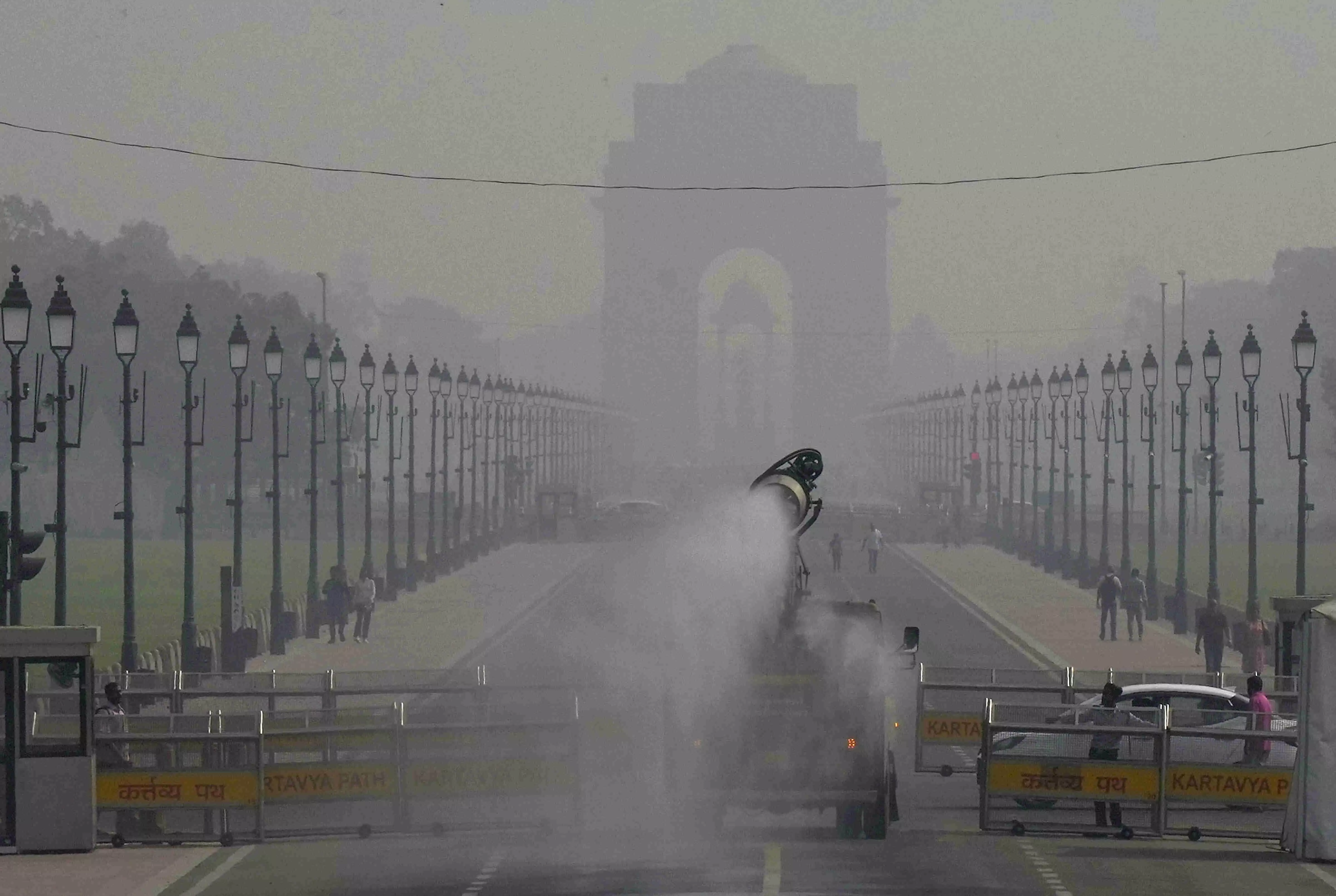 Delhis maximum temperature settles at 21.5 degrees C, AQI in poor category Delhis maximum temperature settles at 21.5 degrees C, AQI in poor category