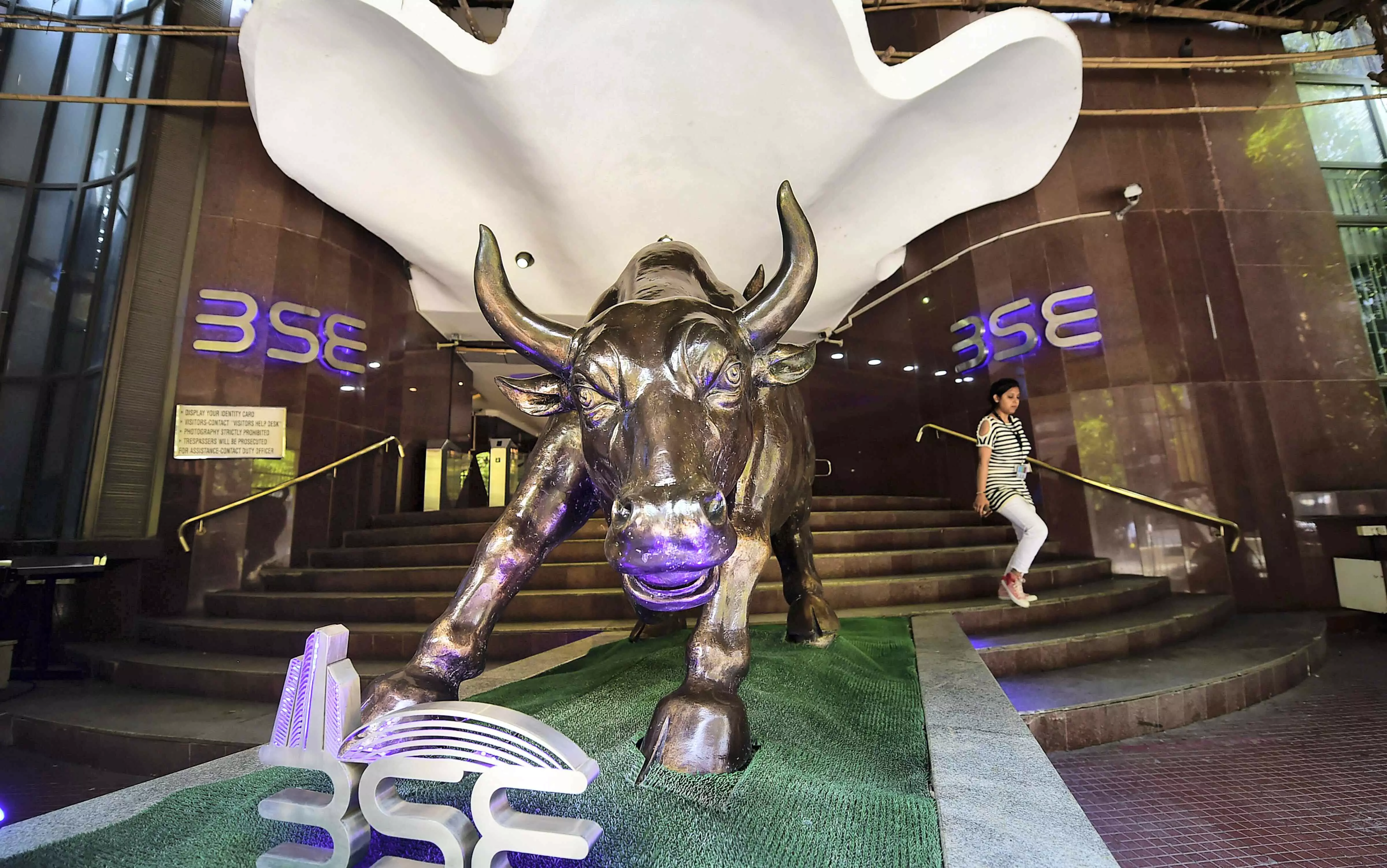 Inflation data, Q3 earnings, FII trading key factors to drive mkts this week: Analysts Inflation data, Q3 earnings, FII trading key factors to drive mkts this week: Analysts