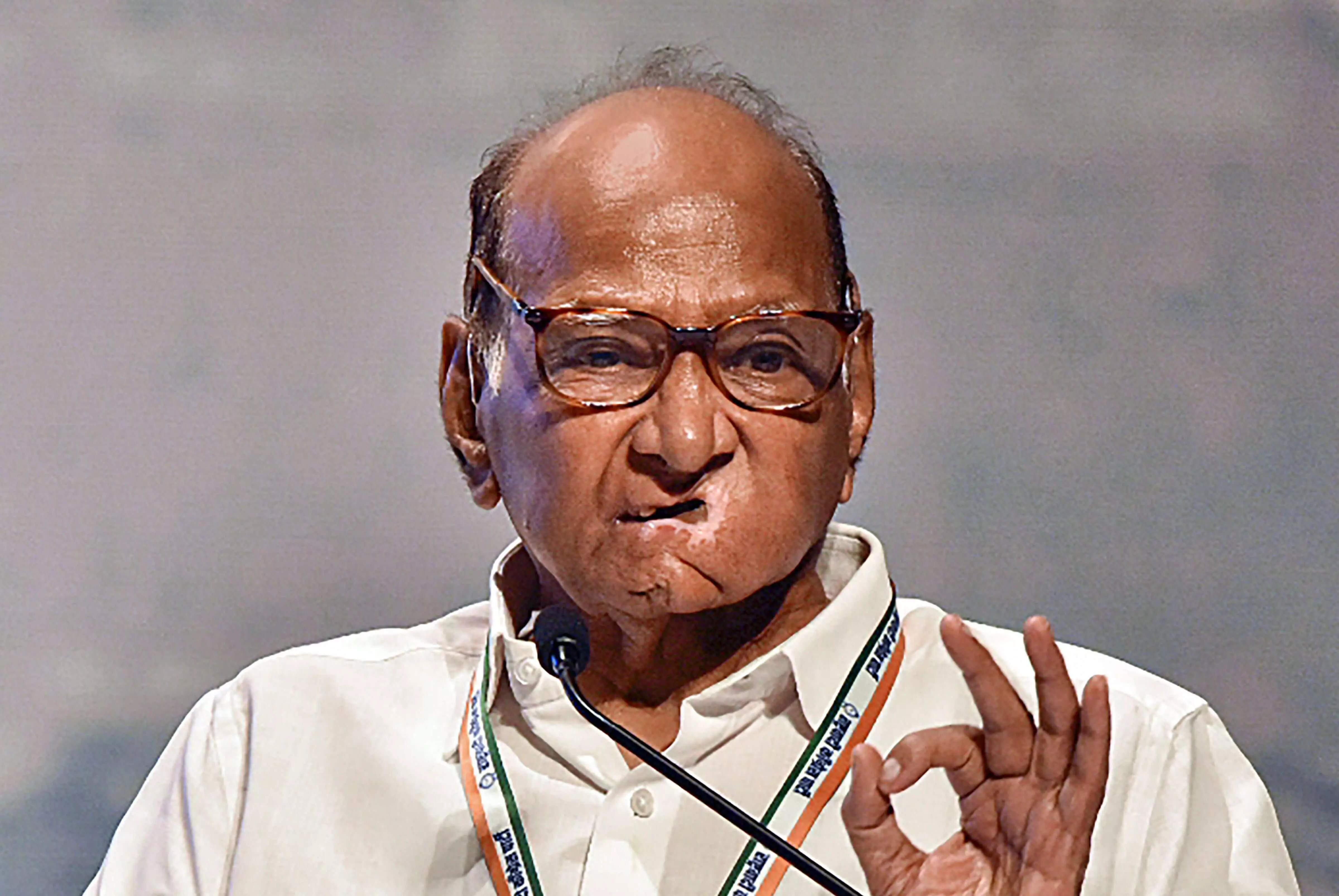 Sharad Pawar discusses Beed, Parbhani situation with CM Fadnavis Sharad Pawar discusses Beed, Parbhani situation with CM Fadnavis