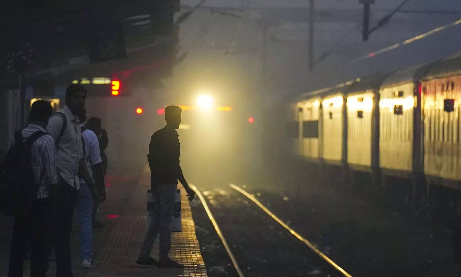Zero visibility in Delhi fog delays 39 trains, AQI stays in poor category