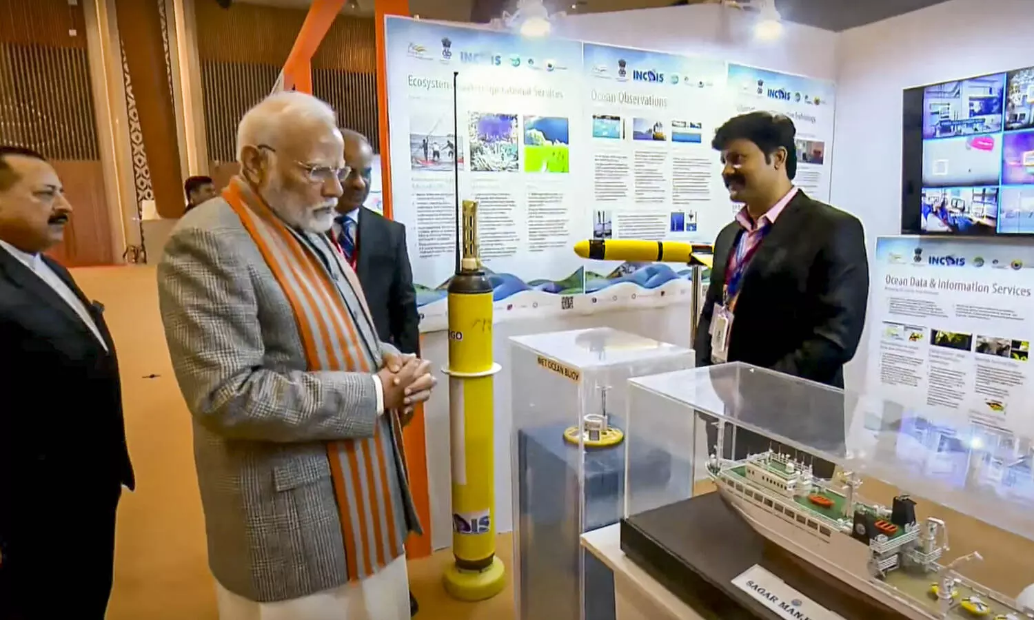 Need to develop earthquake warning systems: PM Modi