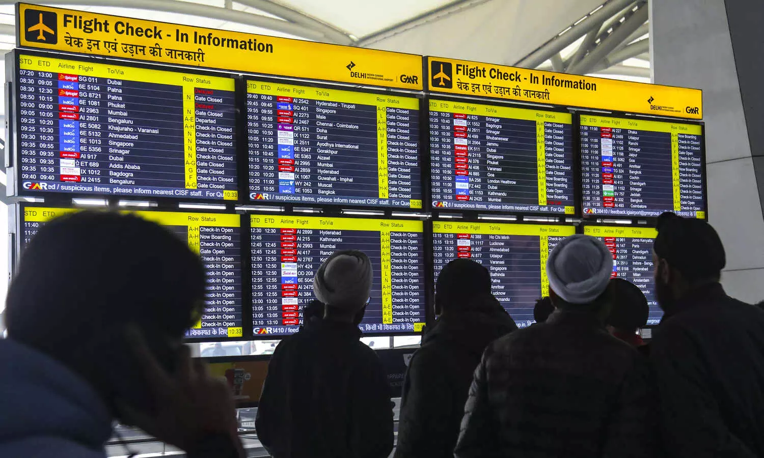 Low visibility causes major disruptions at Delhi airport with 300+ delays