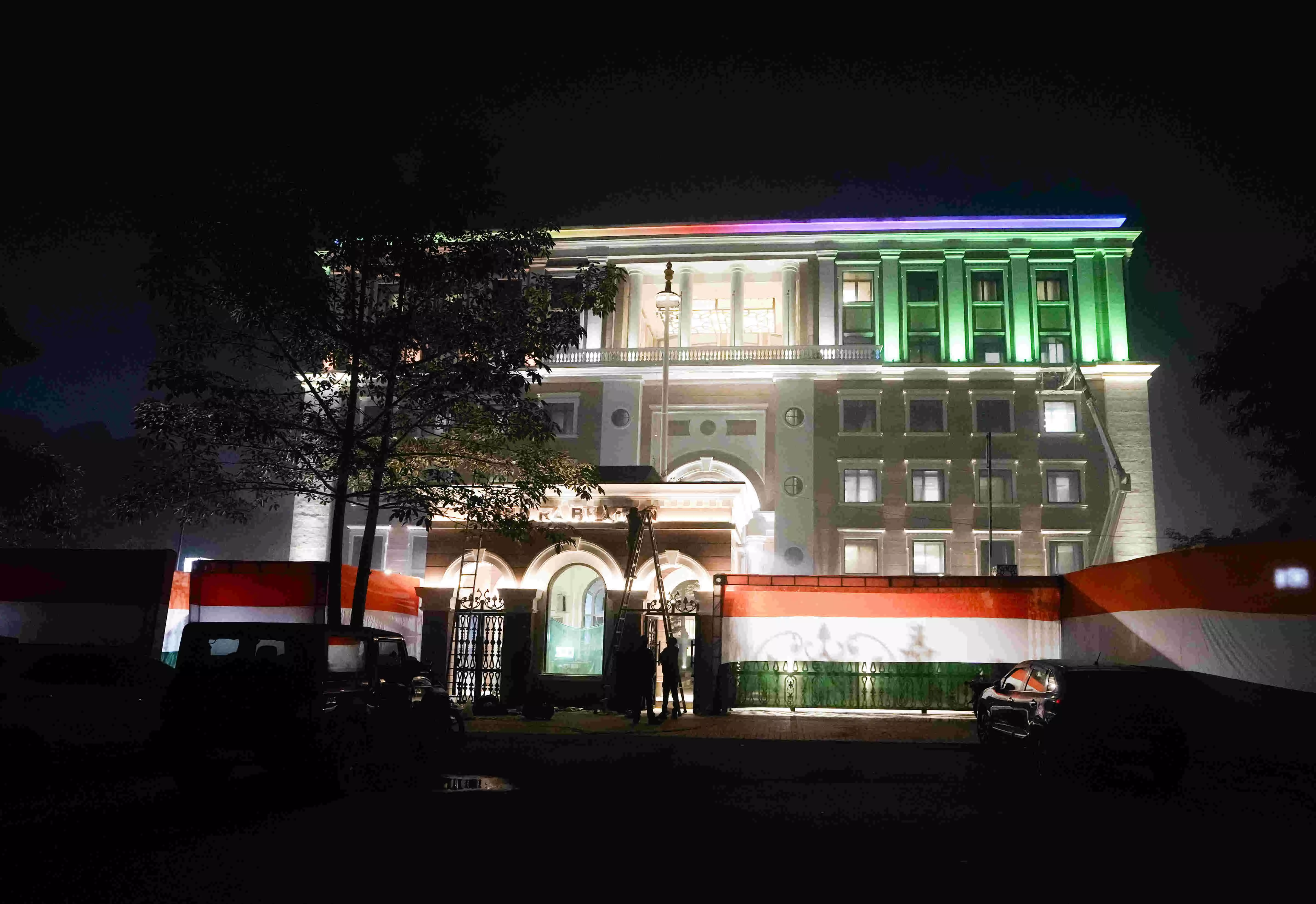 Sonia Gandhi inaugurates Congs new Kotla Road headquarters Sonia Gandhi inaugurates Congs new Kotla Road headquarters