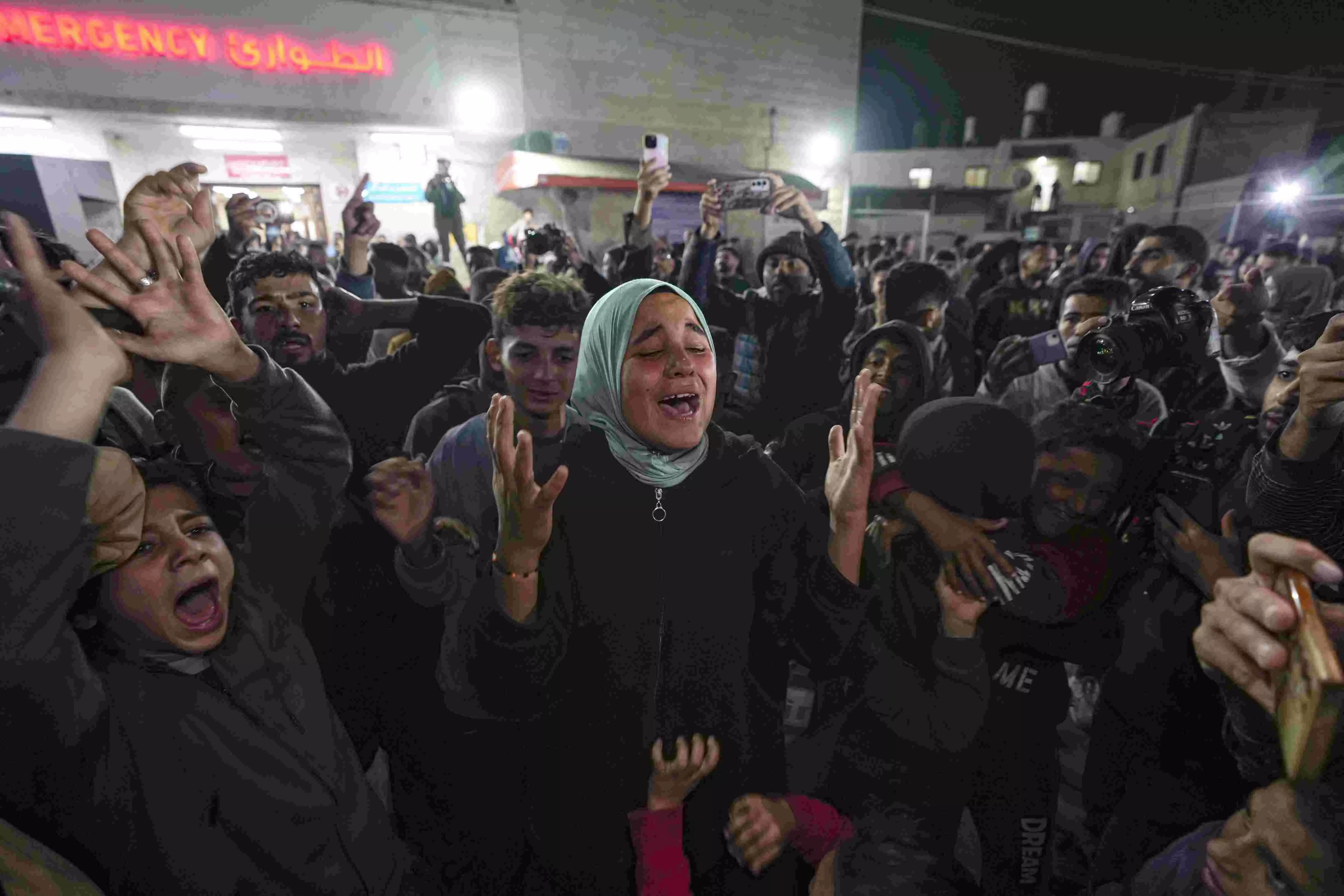 Israels security cabinet convenes to approve deal to release hostages, pause 15-month war Israels security cabinet convenes to approve deal to release hostages, pause 15-month war