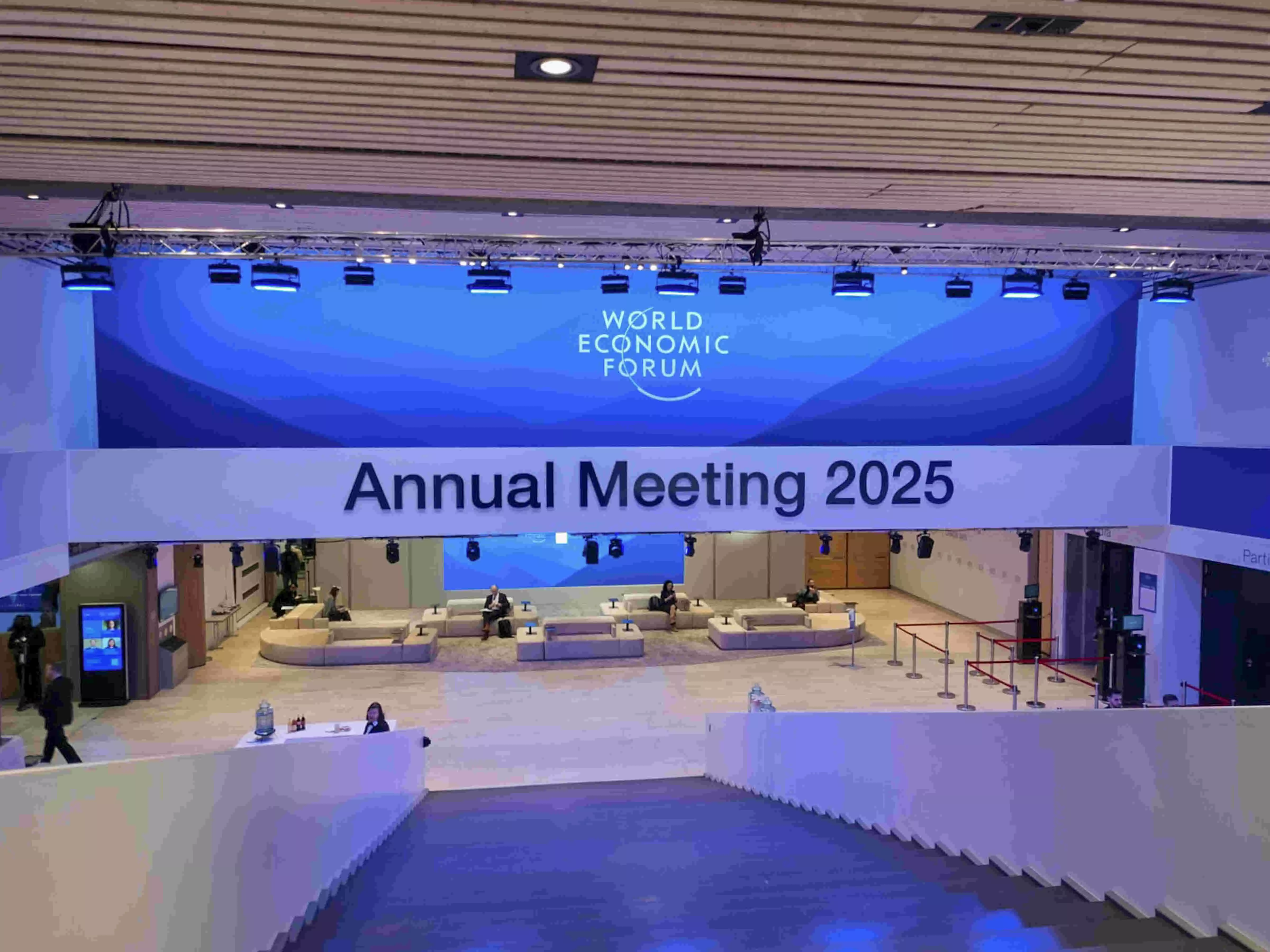 States join hands with Centre to present united colours of India at Davos States join hands with Centre to present united colours of India at Davos