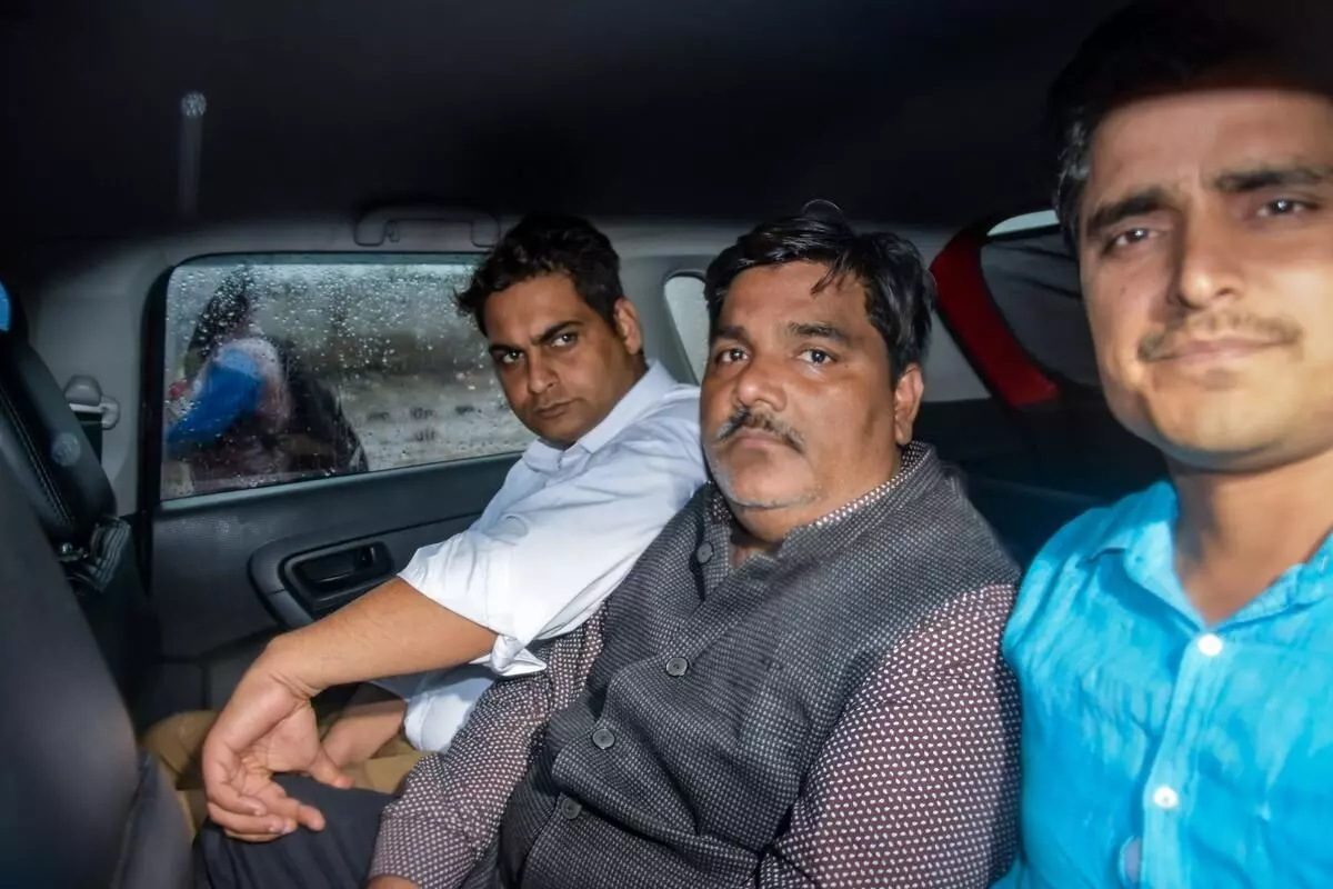 SC asks Delhi police to reply on Tahir Hussains plea for interim bail SC asks Delhi police to reply on Tahir Hussains plea for interim bail