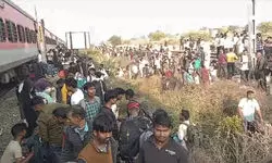 12 dead as passengers jump off Pushpak Express after rumour of a fire 12 dead as passengers jump off Pushpak Express after rumour of a fire