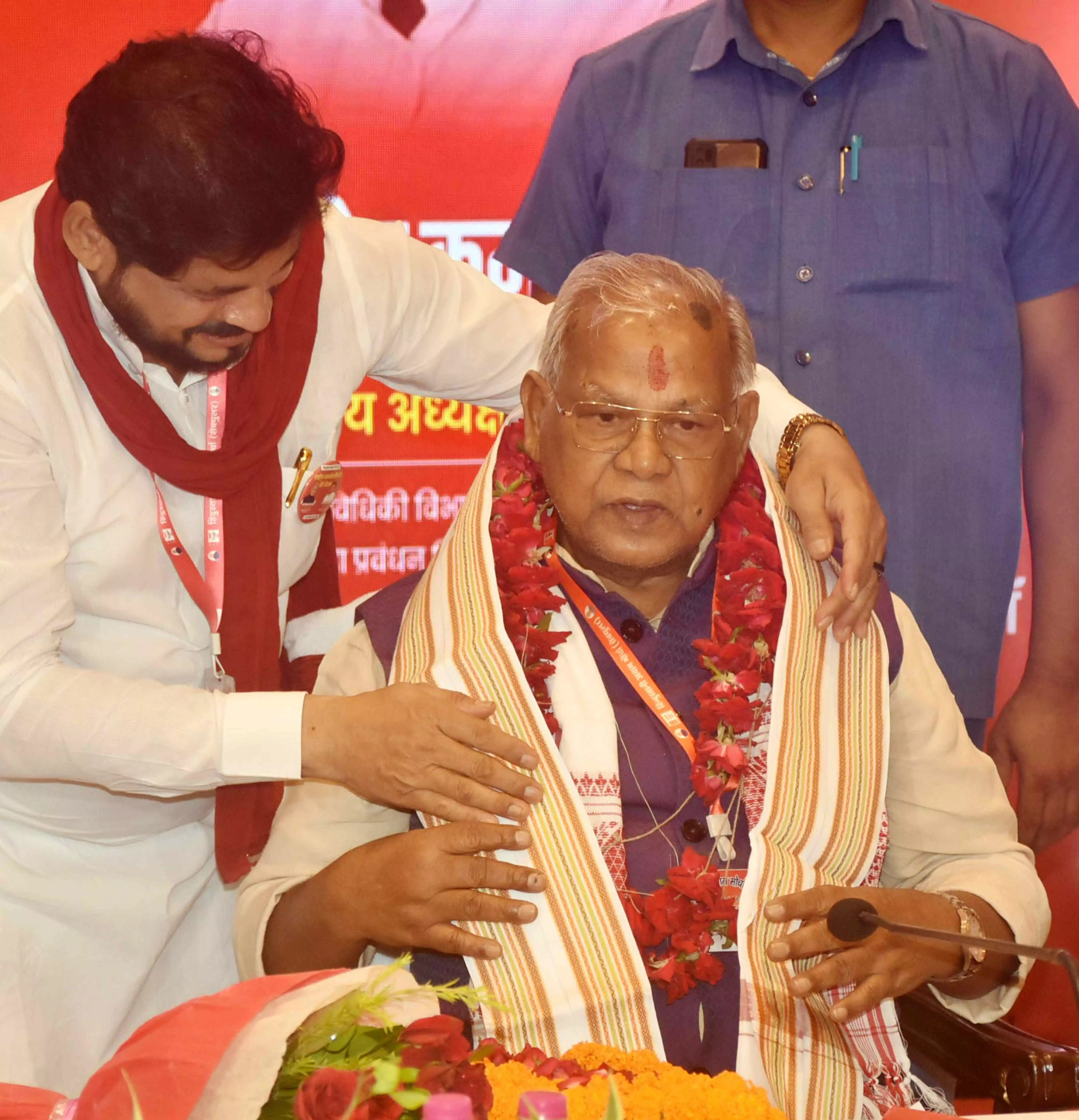 Jitan Ram Manjhi threatens to give up cabinet berth, causes flutter Jitan Ram Manjhi threatens to give up cabinet berth, causes flutter