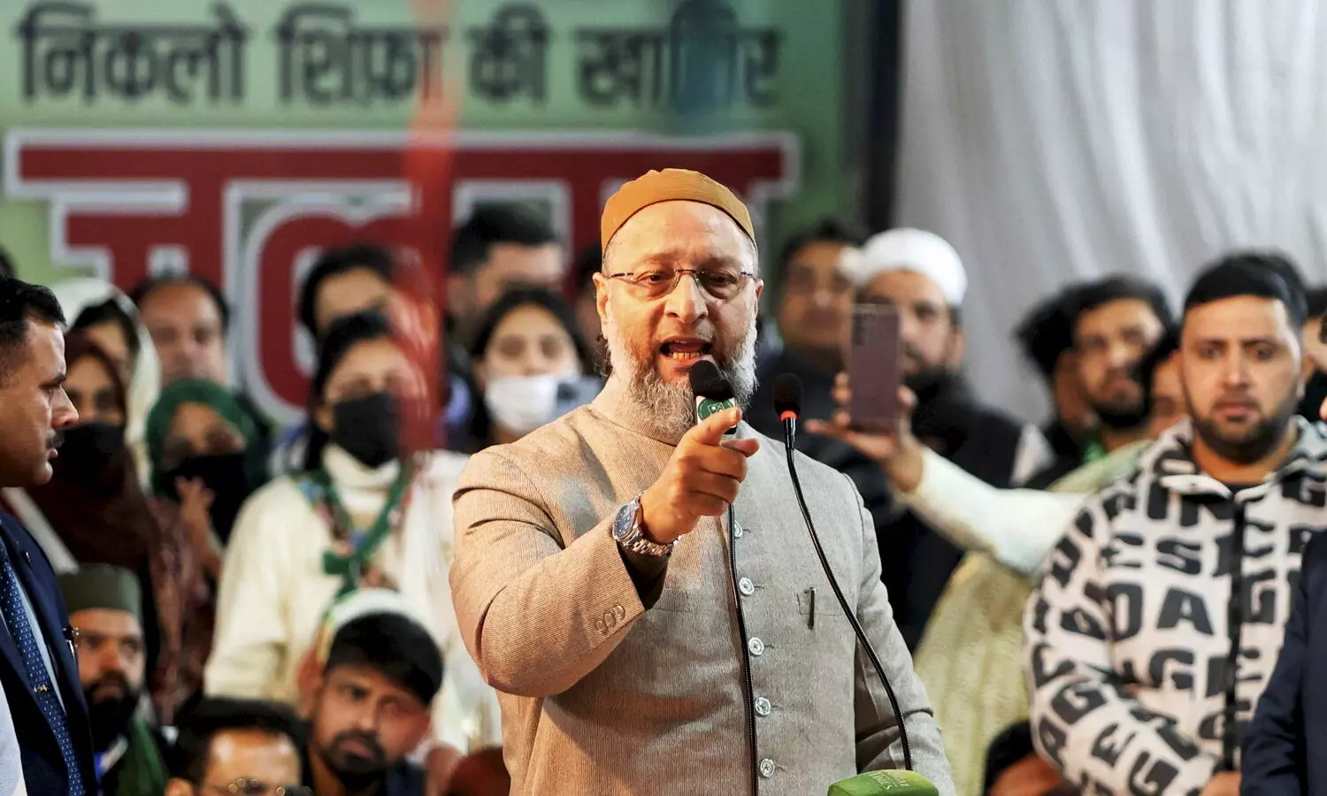 Modi, Kejriwal two sides of the same coin: Owaisi in Okhla