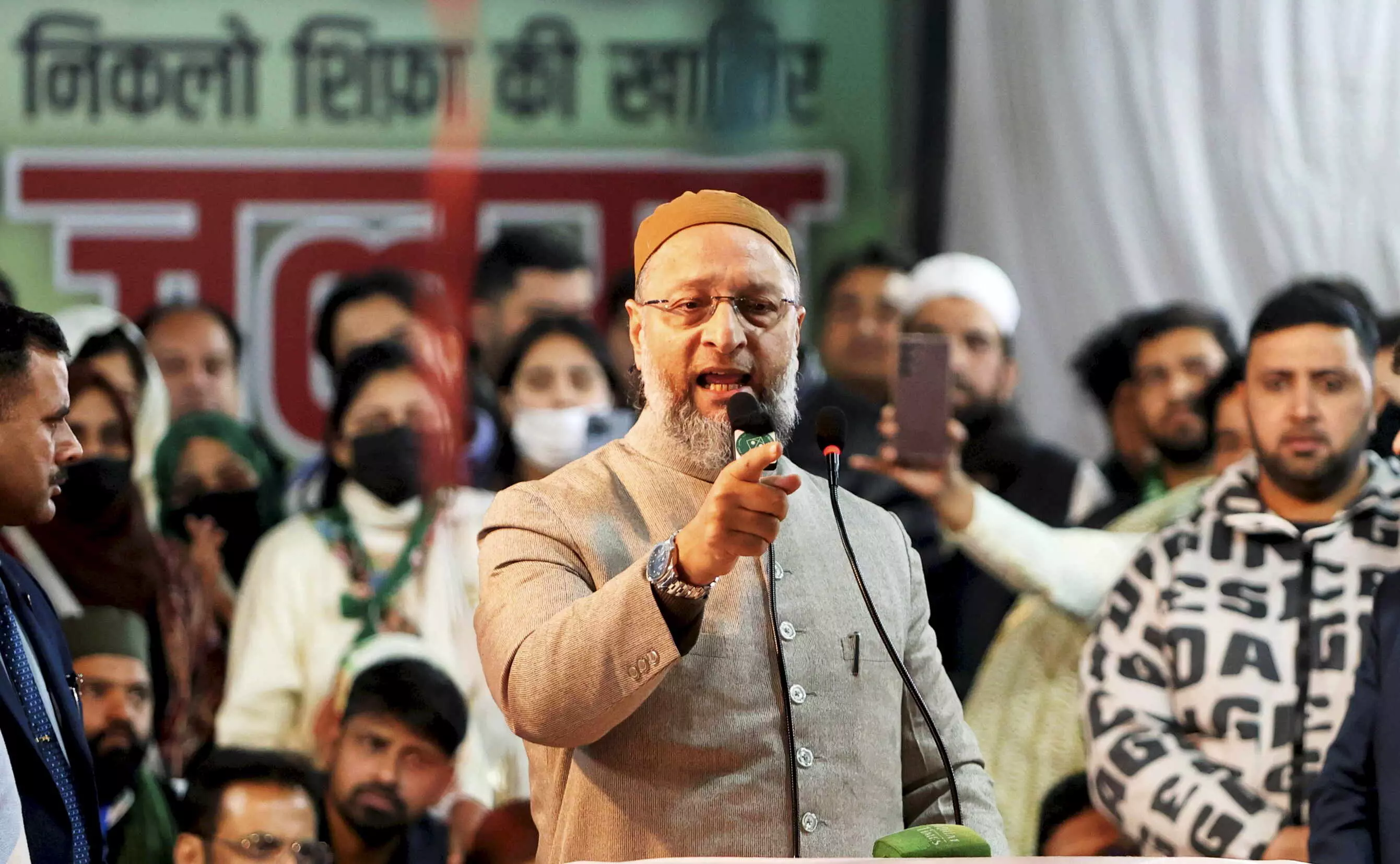 Modi, Kejriwal two sides of the same coin: Owaisi in Okhla