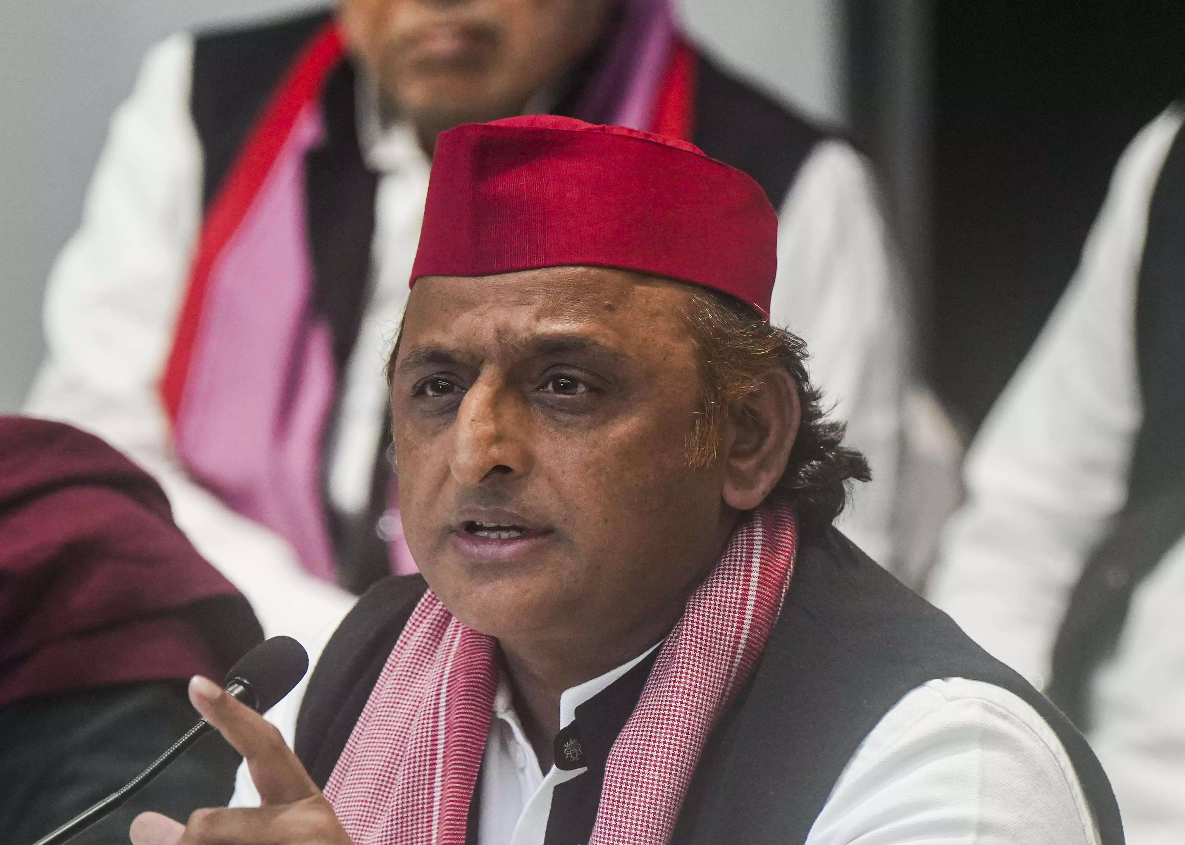 Would you dare sip water from Yamuna in UP: Akhileshs dig at Yogi over his remarks on Kejriwal