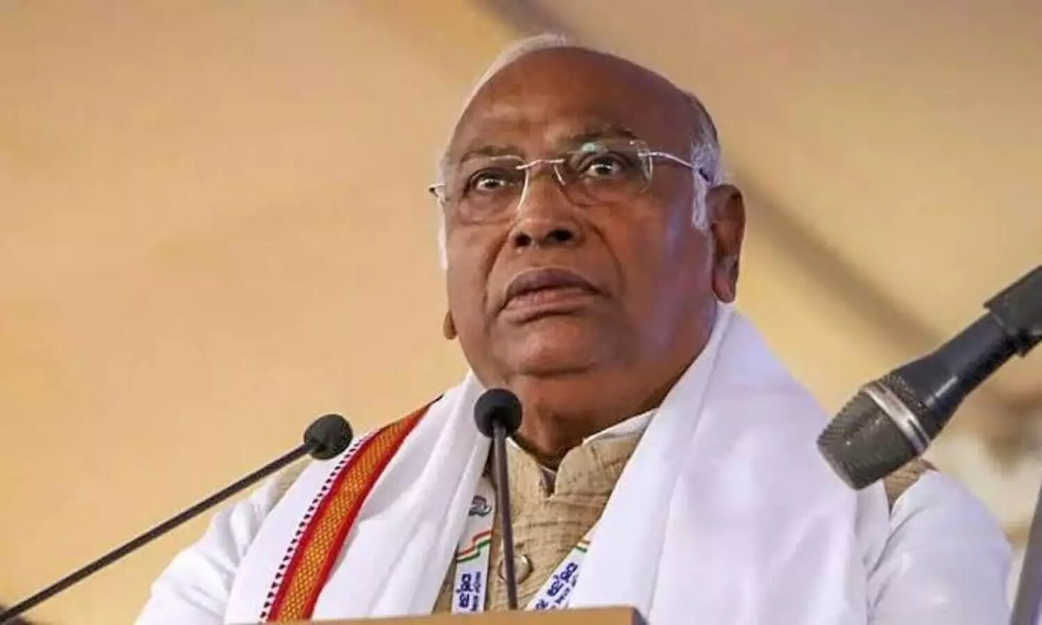 ECs independence severely compromised by PM-HM duo: Congress
