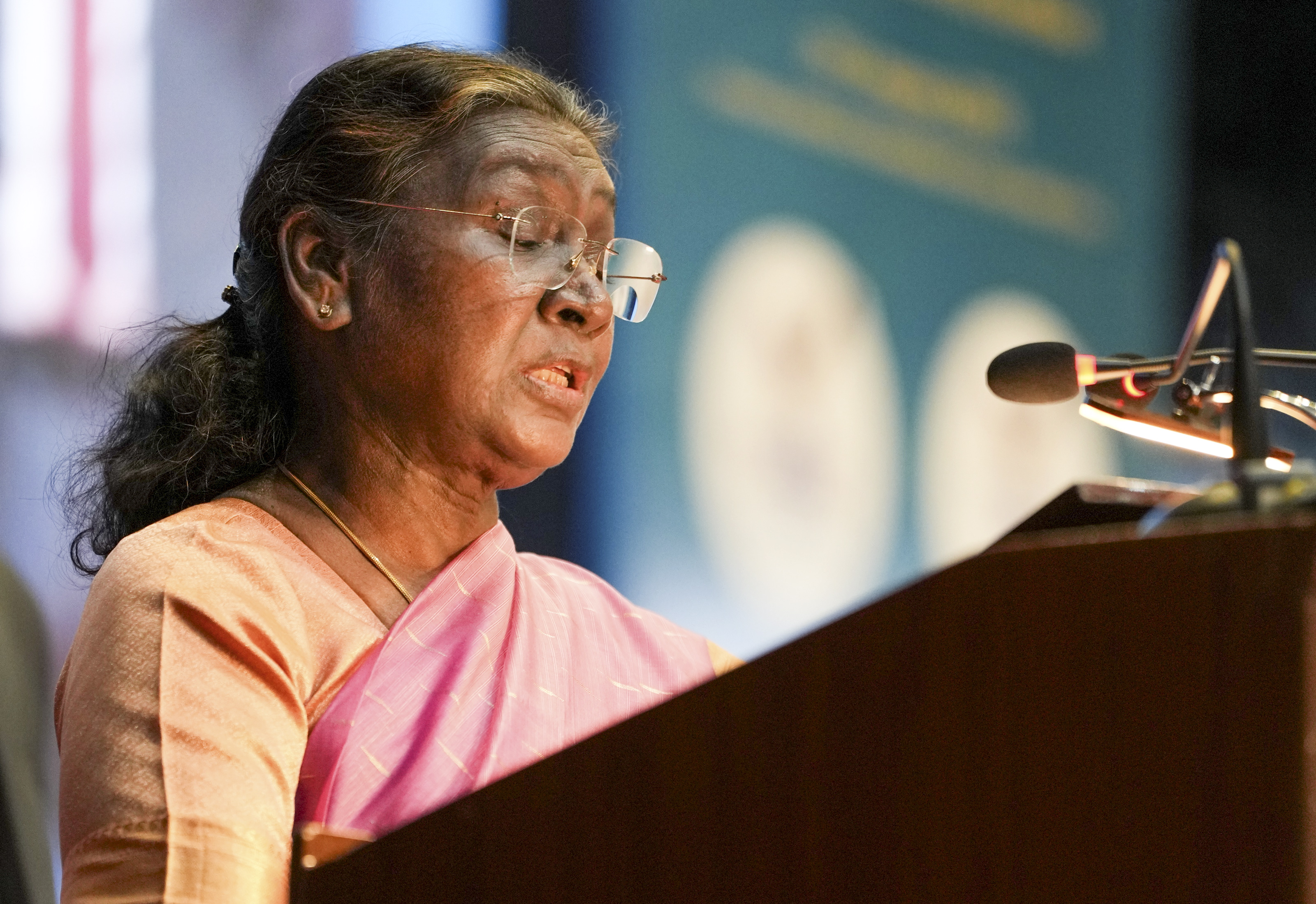 Honouring distinction Honouring distinction