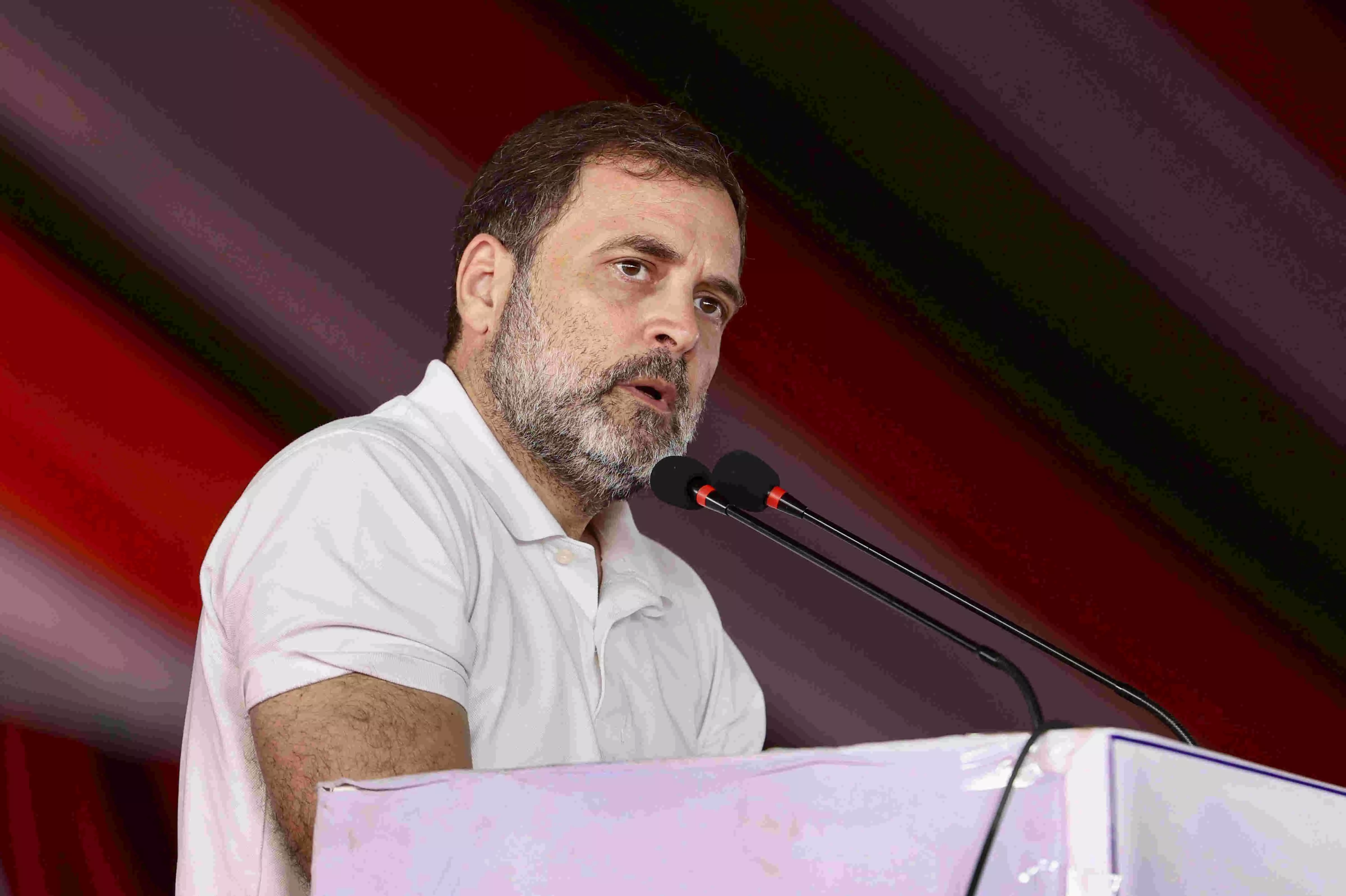 Scindia slams Rahul for maharajas remark; Cong hits back