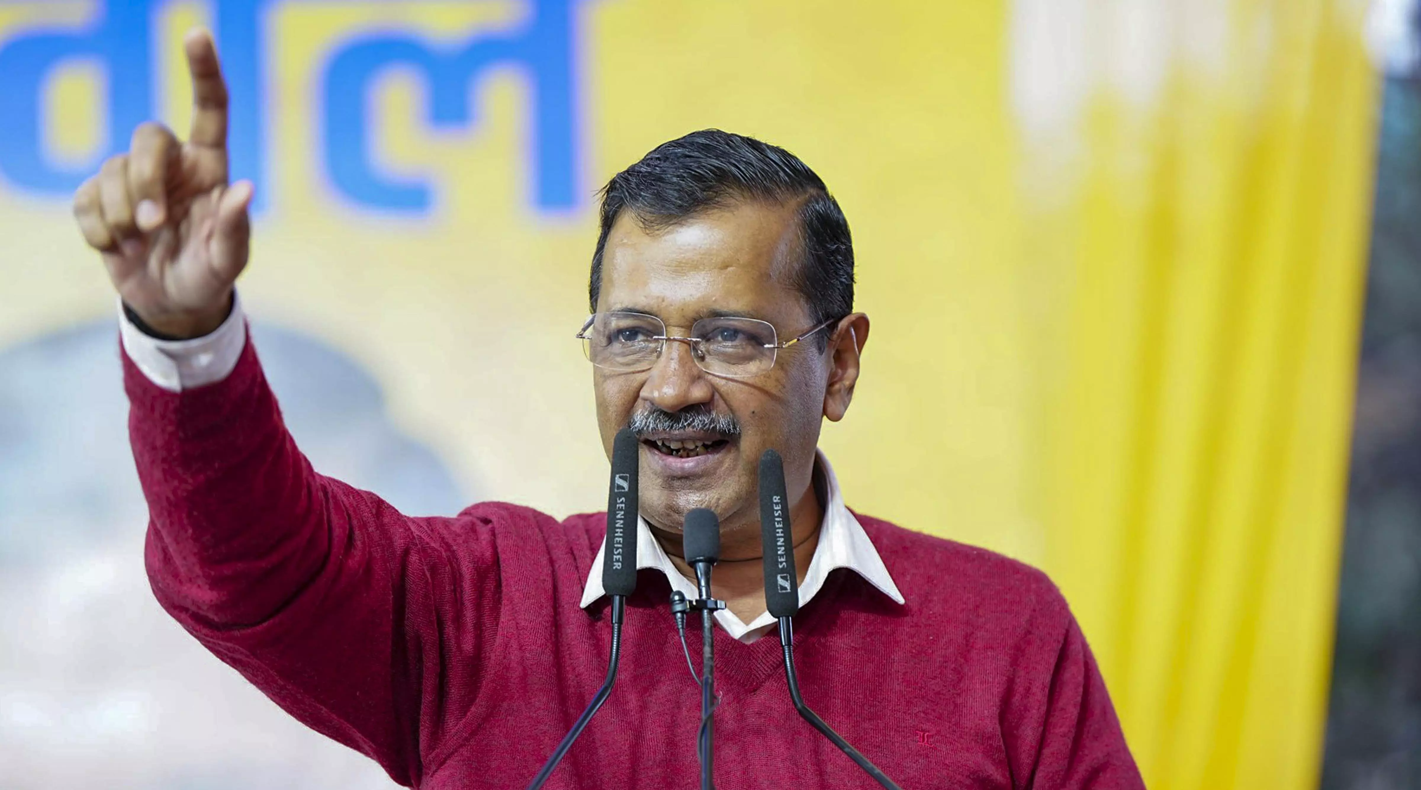 Kejriwal promises 7 guarantees for domestic workers ahead of Delhi polls Kejriwal promises 7 guarantees for domestic workers ahead of Delhi polls