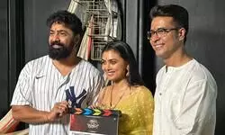 Mahurat of ‘Raghu Dakaat’: Dev teams up with Sohini Sarkar for first time