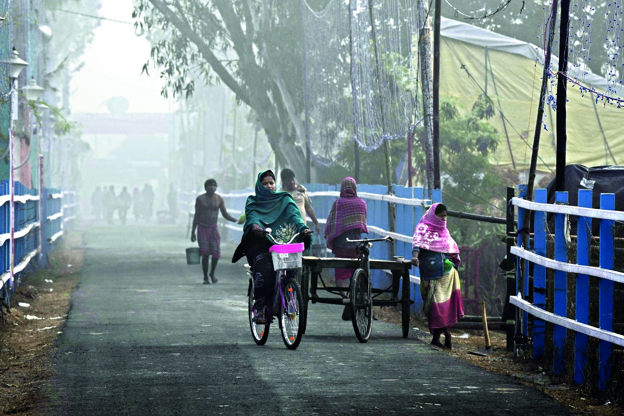 Weatherman warns of dense fog in South Bengal in next few days