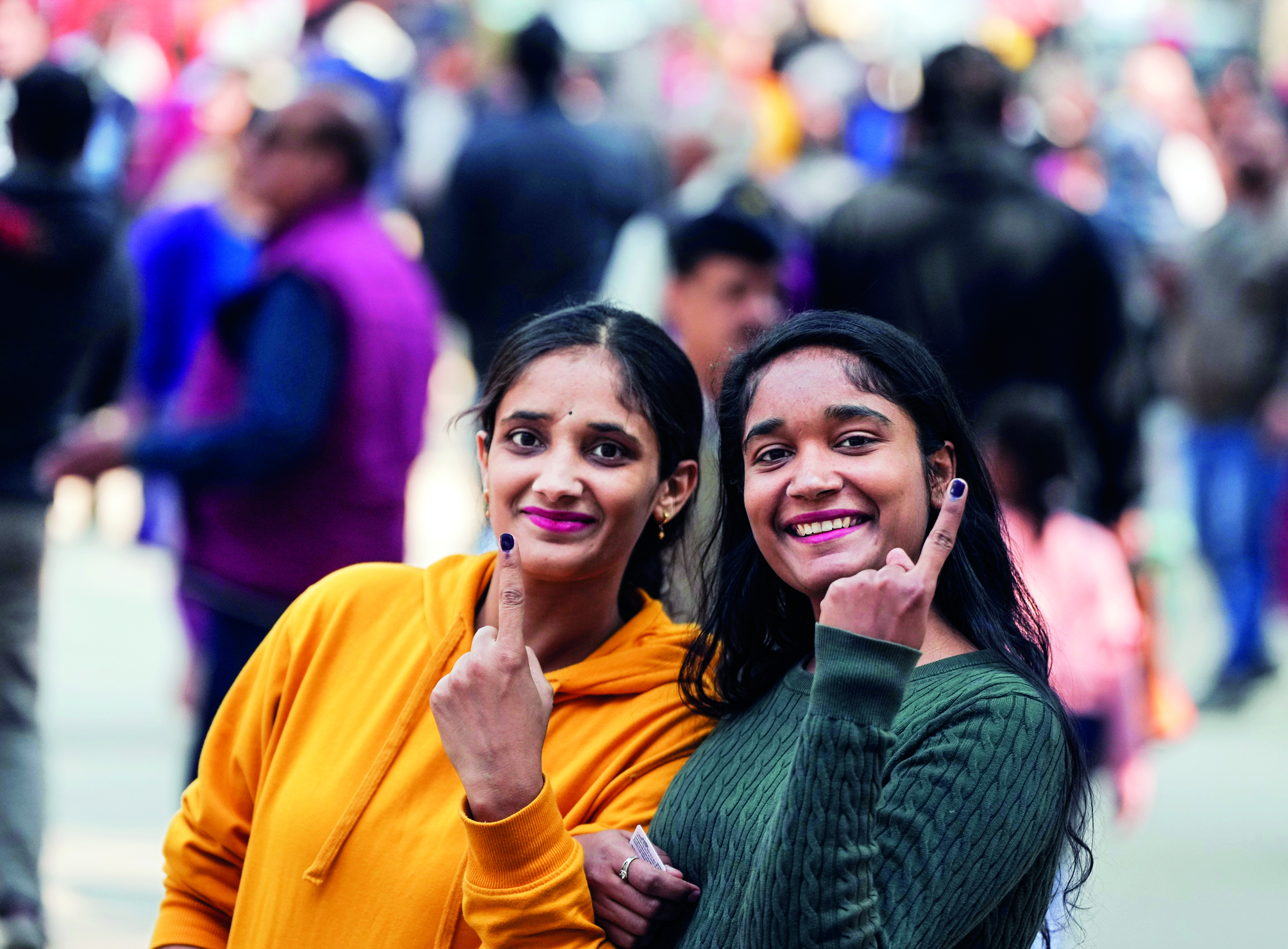 60.54% voter turnout; 50.42L men, 44.08L women cast votes