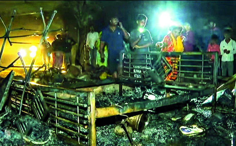 Fire guts about 25 huts in  Taratala’s KPT Colony;  Mayor assures assistance Fire guts about 25 huts in  Taratala’s KPT Colony;  Mayor assures assistance