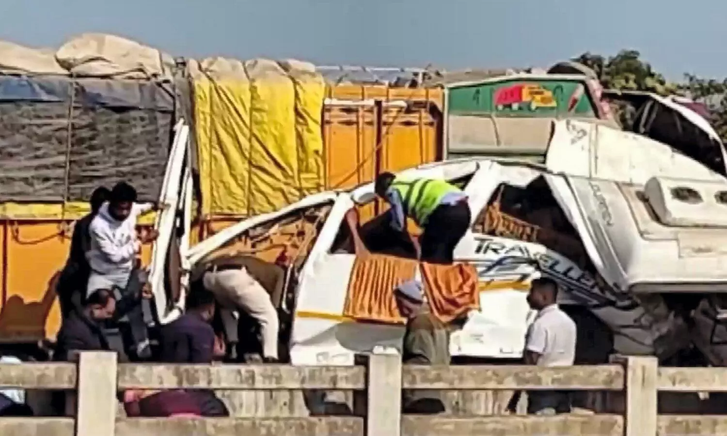 Seven pilgrims from Andhra Pradesh killed as mini-bus collides with truck in MP