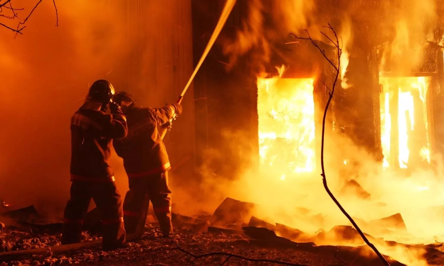 2 dead, 4 injured as fire breaks out in residential complex in Bengals Birbhum