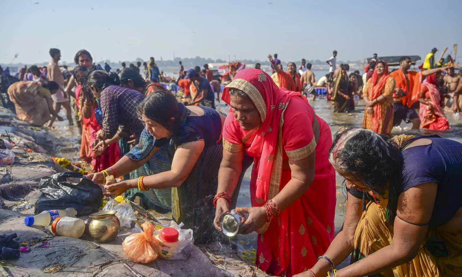 45 cr devotees took dip in Sangam in 29 days, Adityanath rubbishes oppositions VIP bathing jab