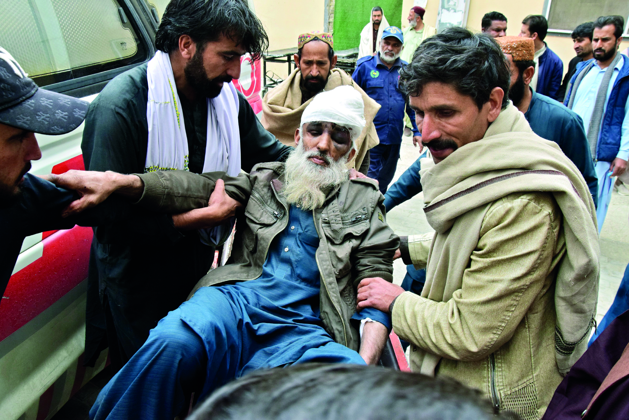 Roadside bomb kills 11 coal miners in southwest Pakistan