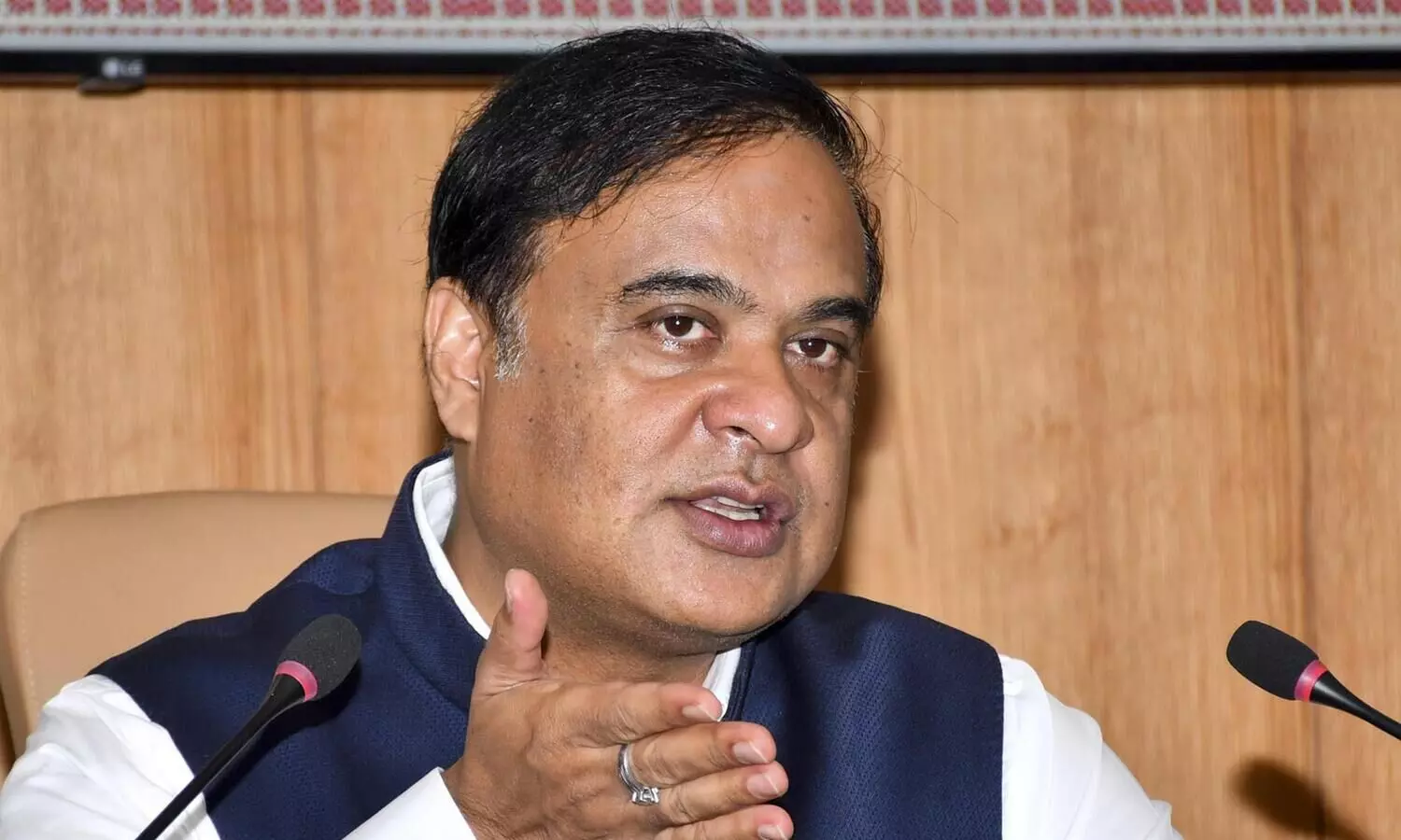 Himanta files criminal defamation case against AICC secy Chauhan over foreign investment charge