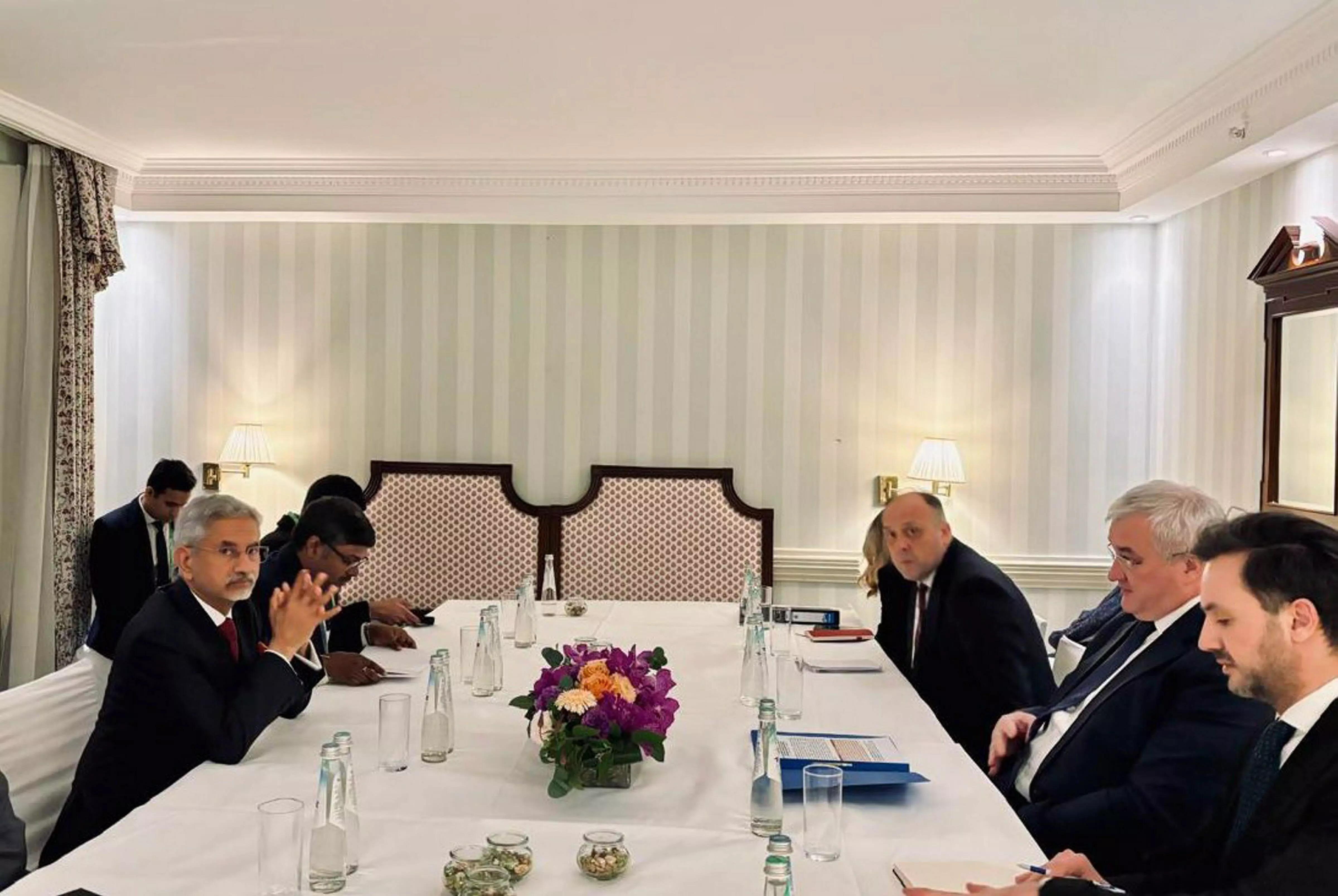 Jaishankar meets Ukrainian counterpart in Munich, discusses conflict resolution Jaishankar meets Ukrainian counterpart in Munich, discusses conflict resolution