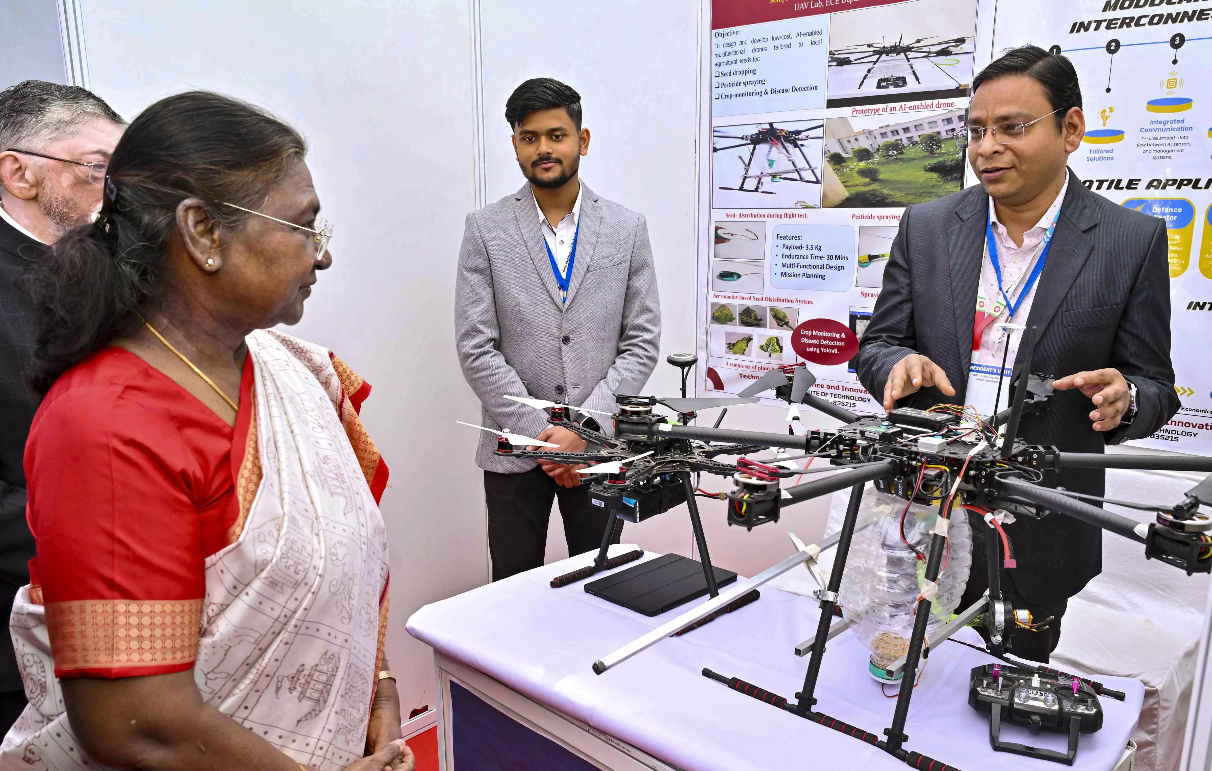 Future to be dramatic with far-reaching advances expected in Artificial Intelligence: President