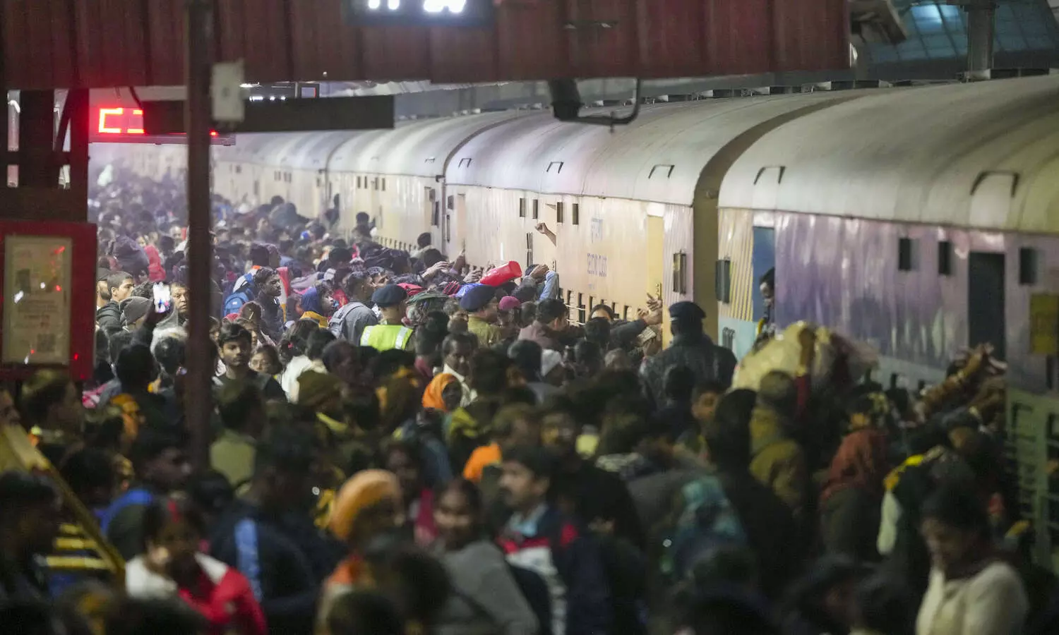 Passengers got confused between Prayagraj Express, Prayagraj Special, causing stampede: Sources