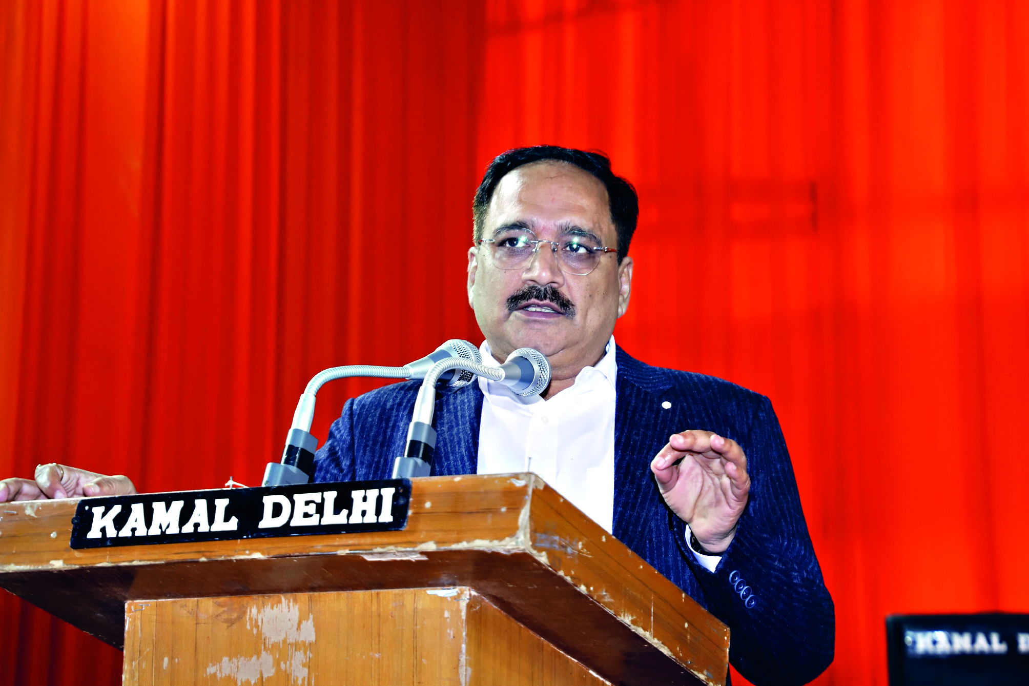 BJP leaders visit both New Delhi Railway Station & LNJP Hospital