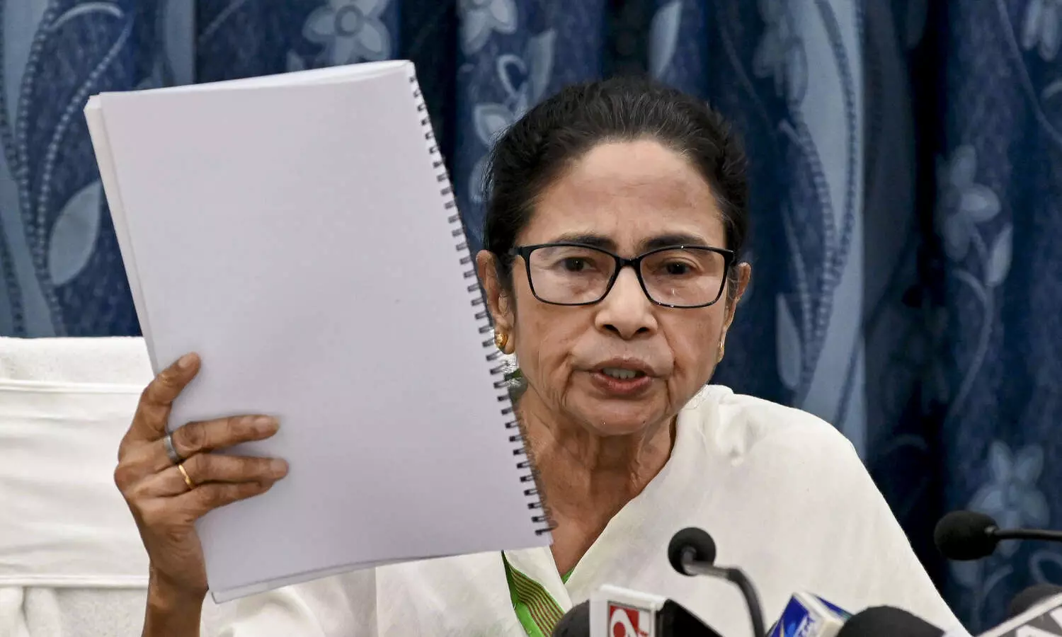 Mamata denies she has links with Bdeshi terrorists, challenges BJP to prove charge