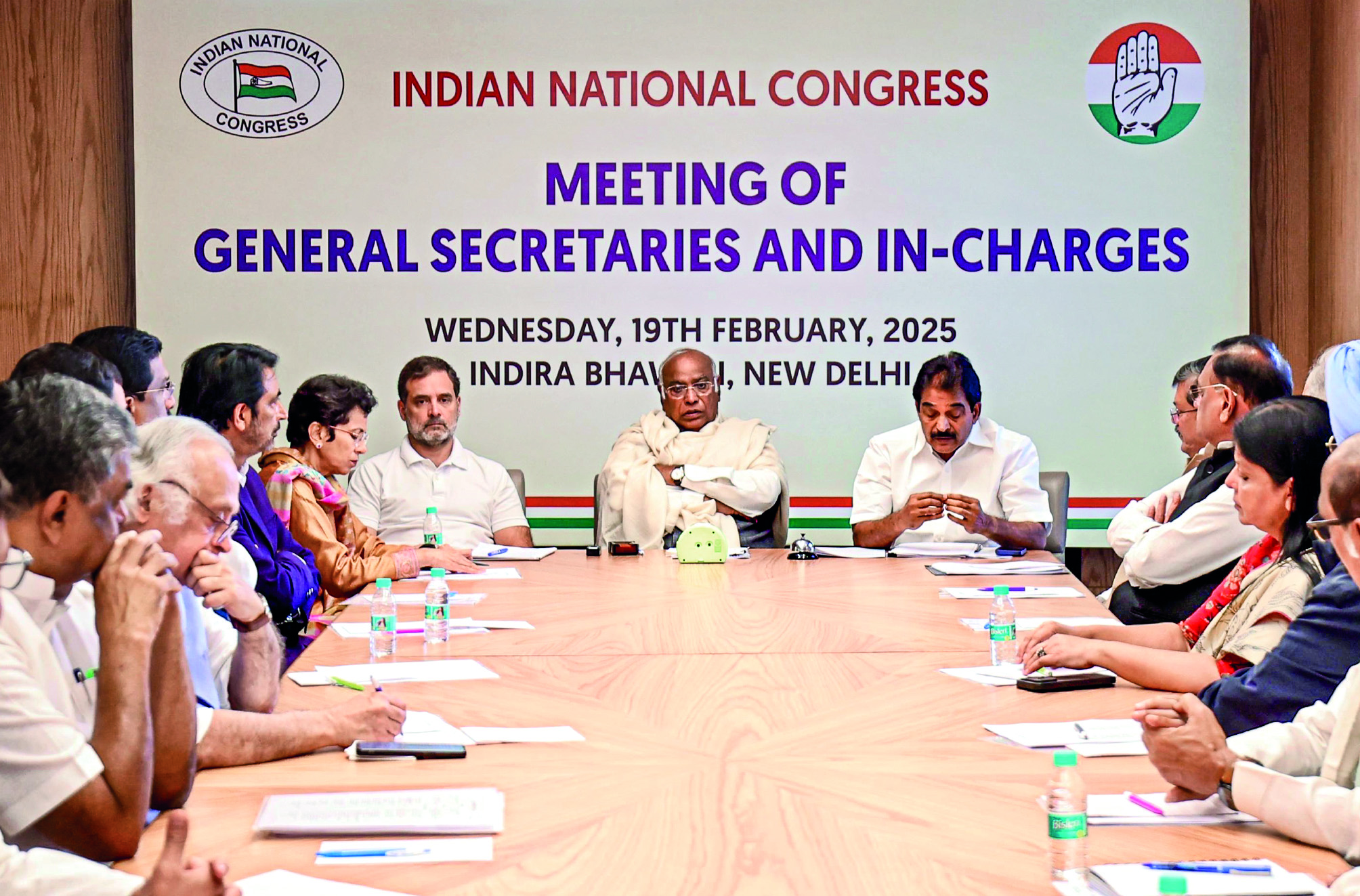 District units to be focal point of ‘new Cong’; Kharge stresses on accountability