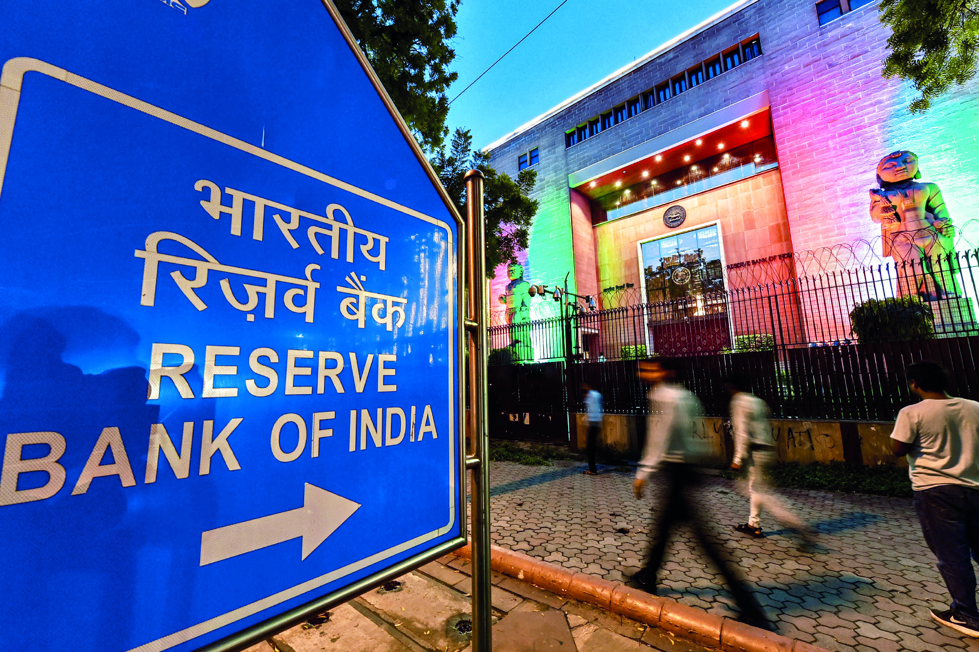 ‘High frequency indicators point at sequential pickup in eco activity’