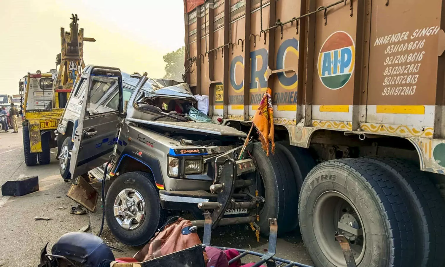 Road accident in UP, six devotees killed