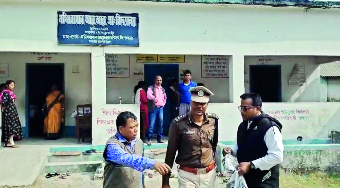 Cooch Behar SP inspects Mid-Day Meal during school visit