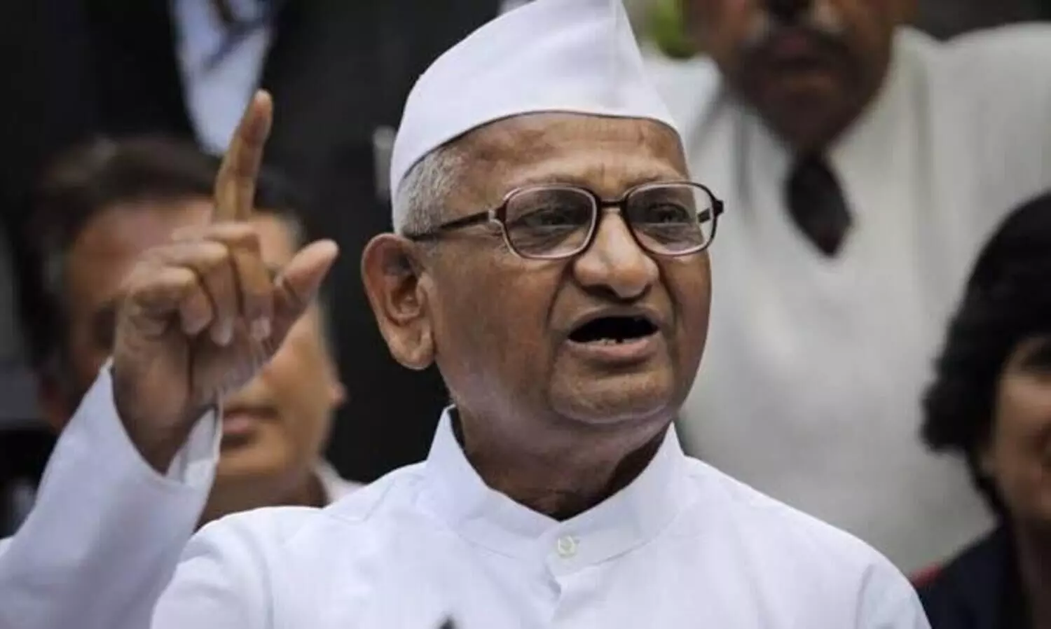 Kejriwal was doing good job, but people taught him lesson as he opened liquor vends: Hazare