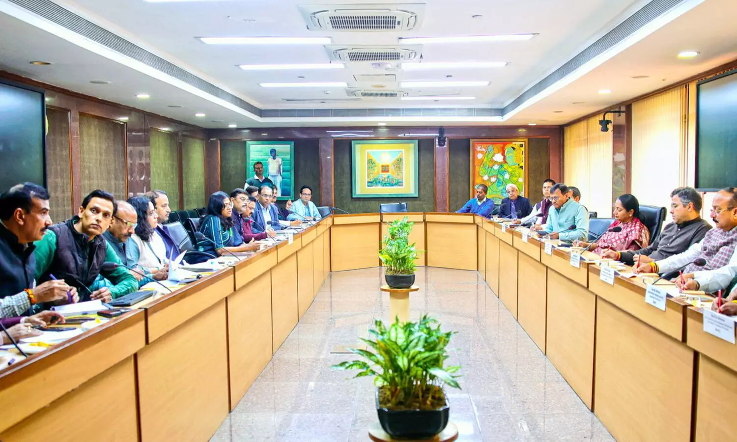 Delhi CM, ministers hold meeting with officers; discuss budget, Mahila Samriddhi Yojna Delhi CM, ministers hold meeting with officers; discuss budget, Mahila Samriddhi Yojna