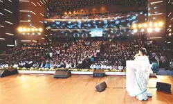 CM lifts suspension of jr docs of Midnapore Medical College CM lifts suspension of jr docs of Midnapore Medical College