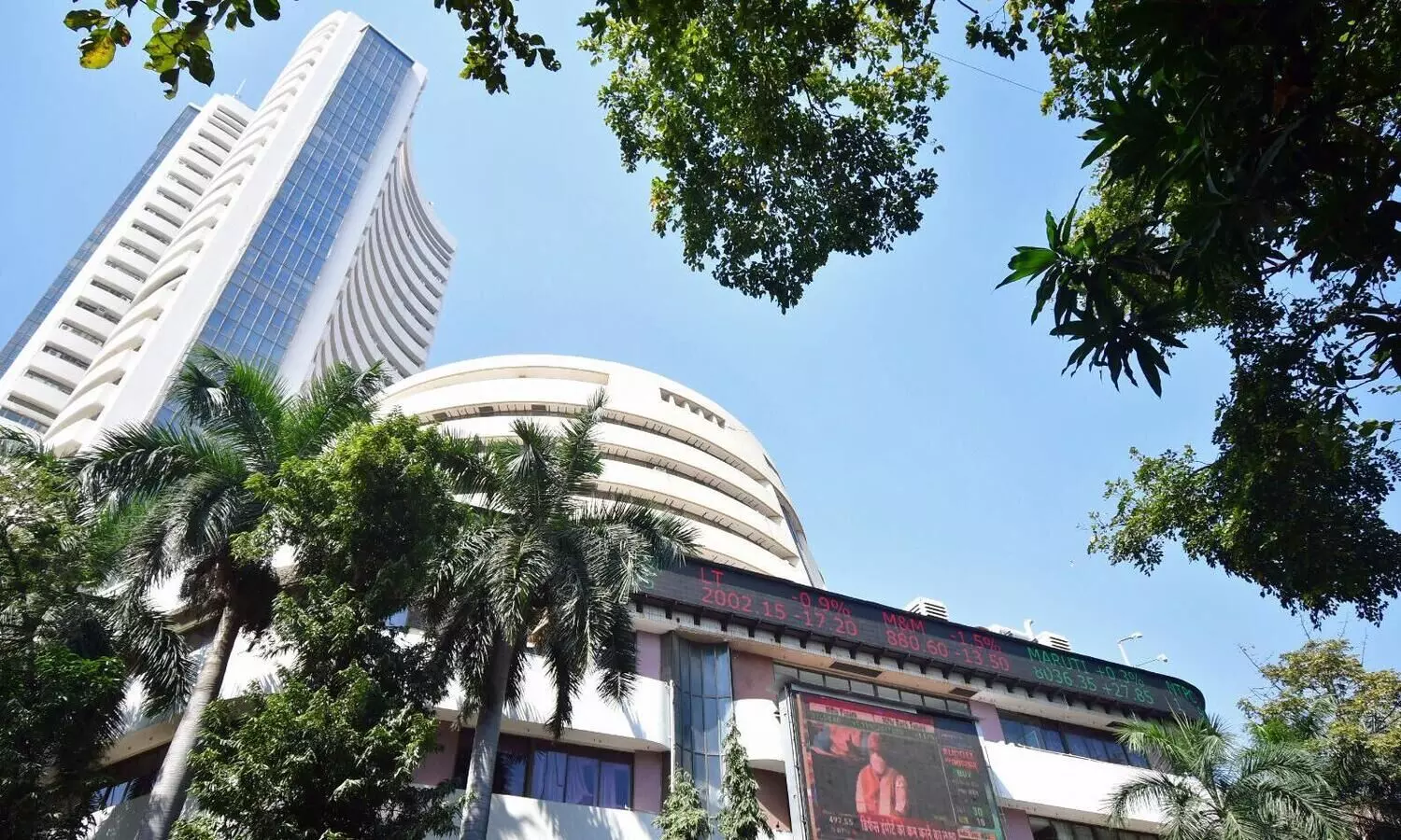 Nifty, Sensex open flat, Expert say little to cheer with bleak global scenario