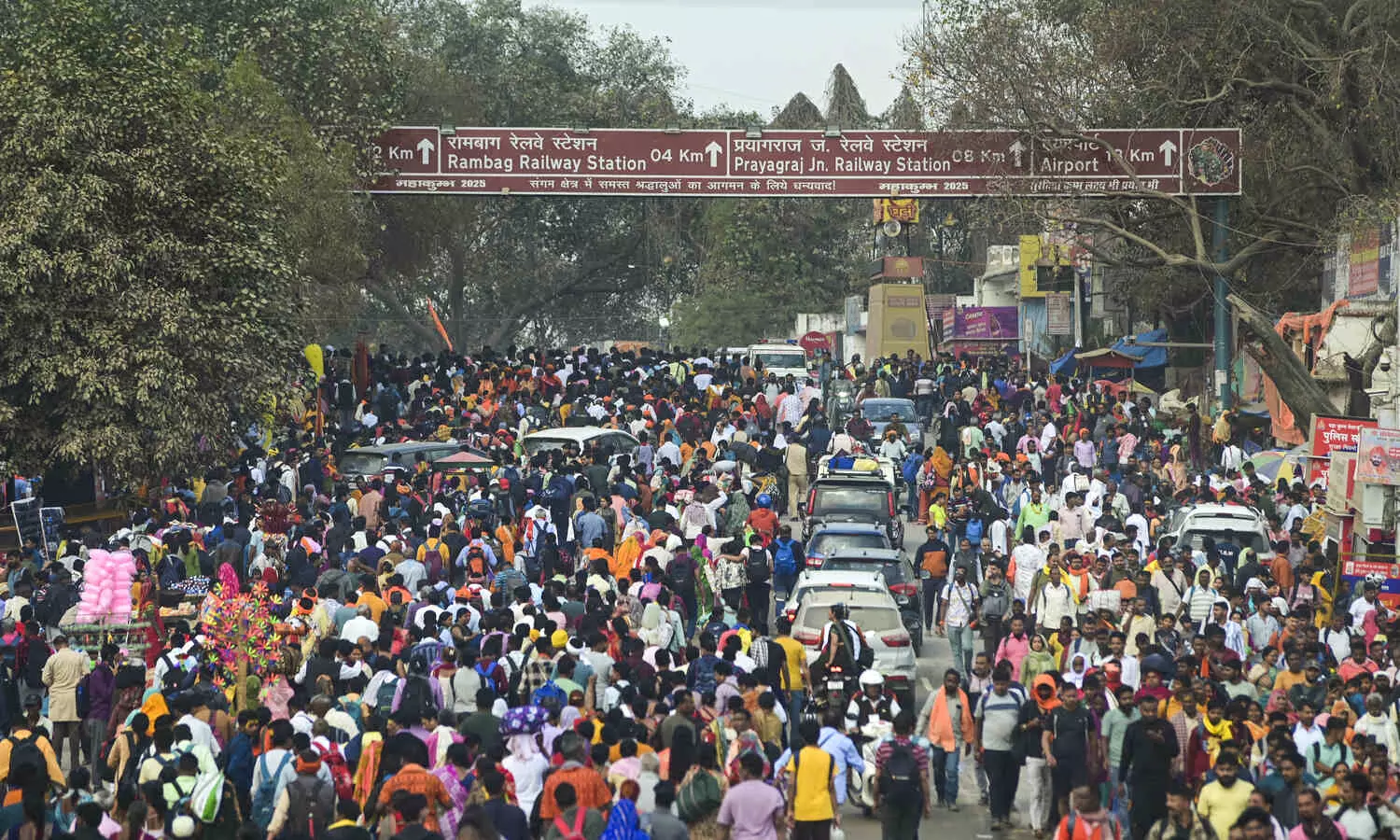 Dawn to dusk, sunset to sunrise... its religion 24X7 at Triveni Sangam