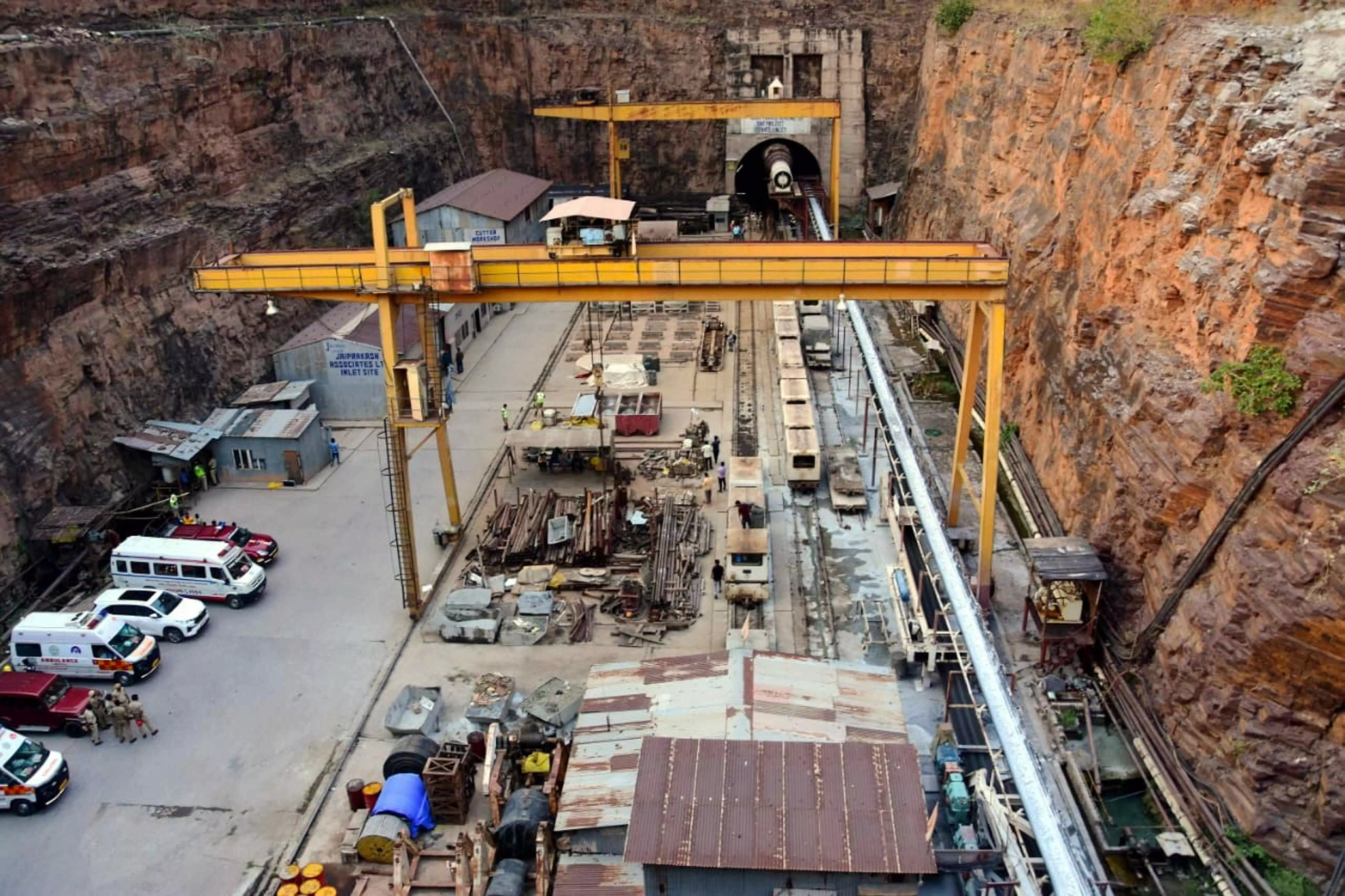 Telangana tunnel collapse: Experts from GSI, NGRI roped in to assess situation Telangana tunnel collapse: Experts from GSI, NGRI roped in to assess situation