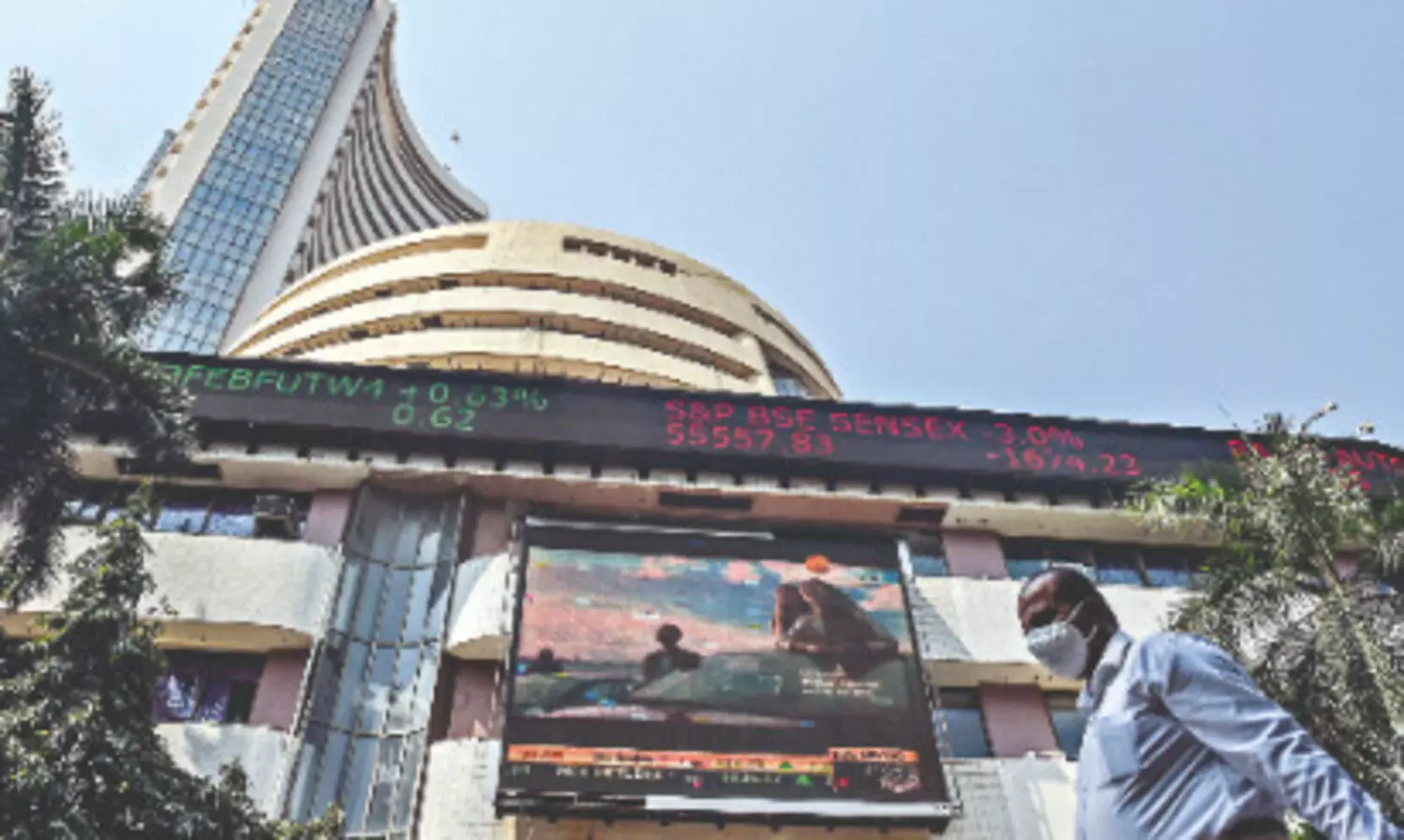 Nifty tanks over 14% from record peak on FIIs exodus & global trade tensions