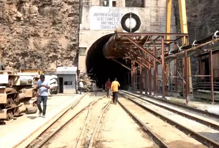 Tunnel collapse: Silt removal efforts at locations of trapped persons stepped up Tunnel collapse: Silt removal efforts at locations of trapped persons stepped up