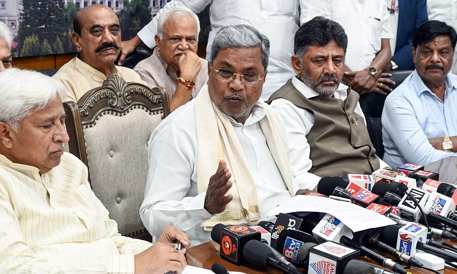 Karnataka CM Siddaramaiah blames contractors for swelling pending bills