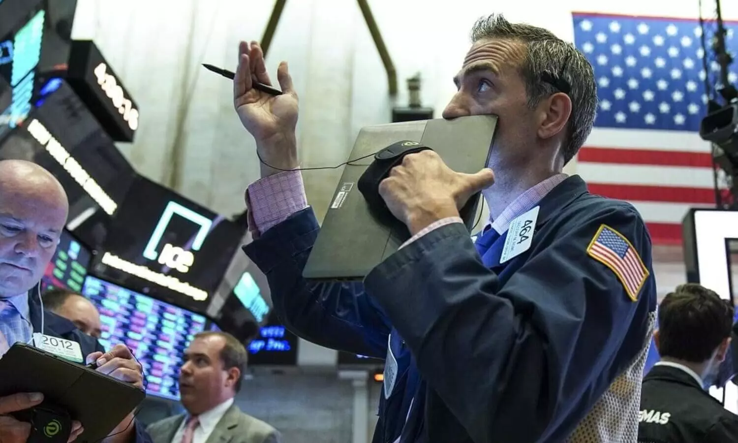 World shares decline as Trumps tariffs on Canada, Mexico and China take effect